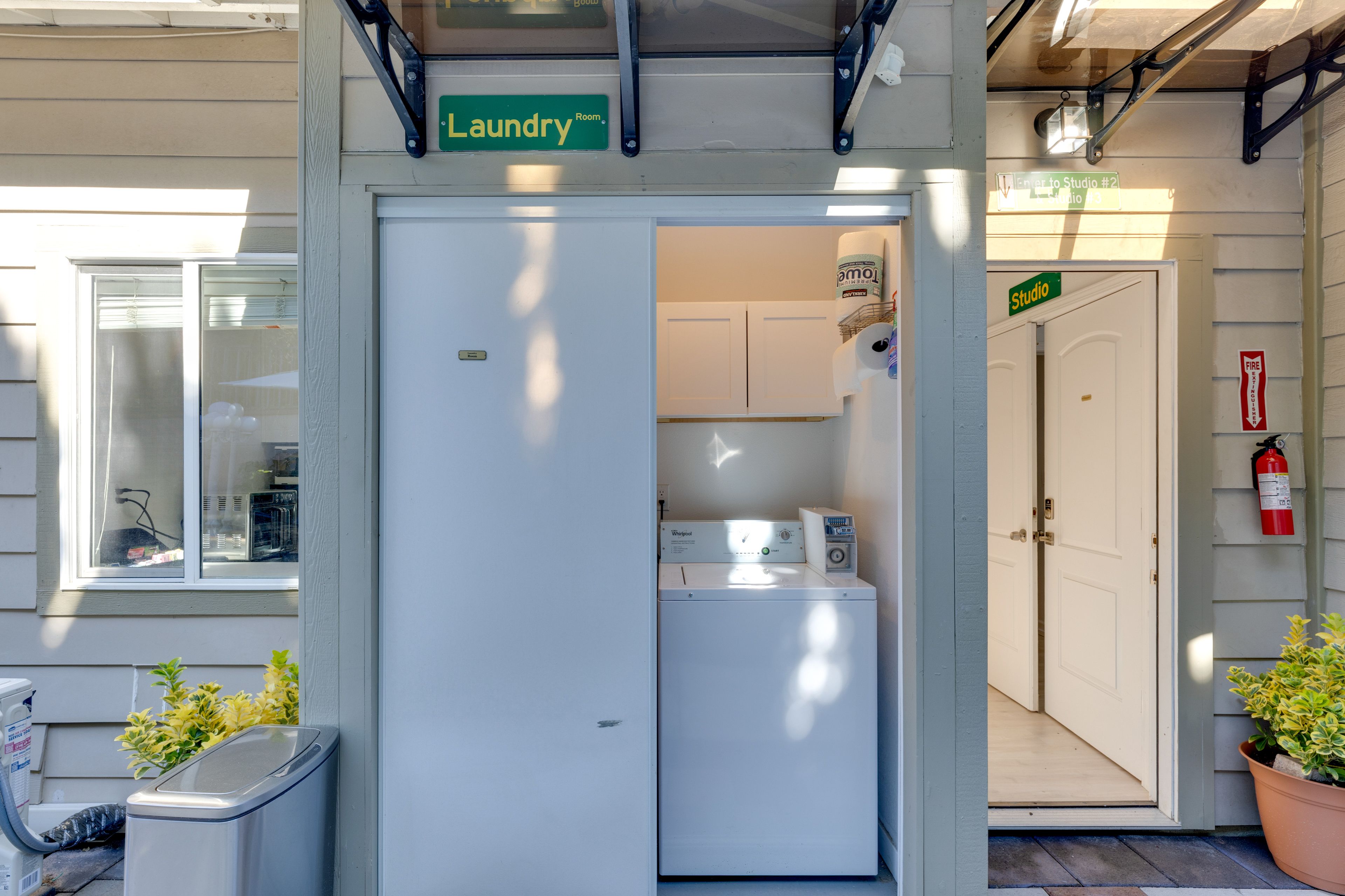 Shared Amenities | Coin-Op Laundry | Outdoor Living Space