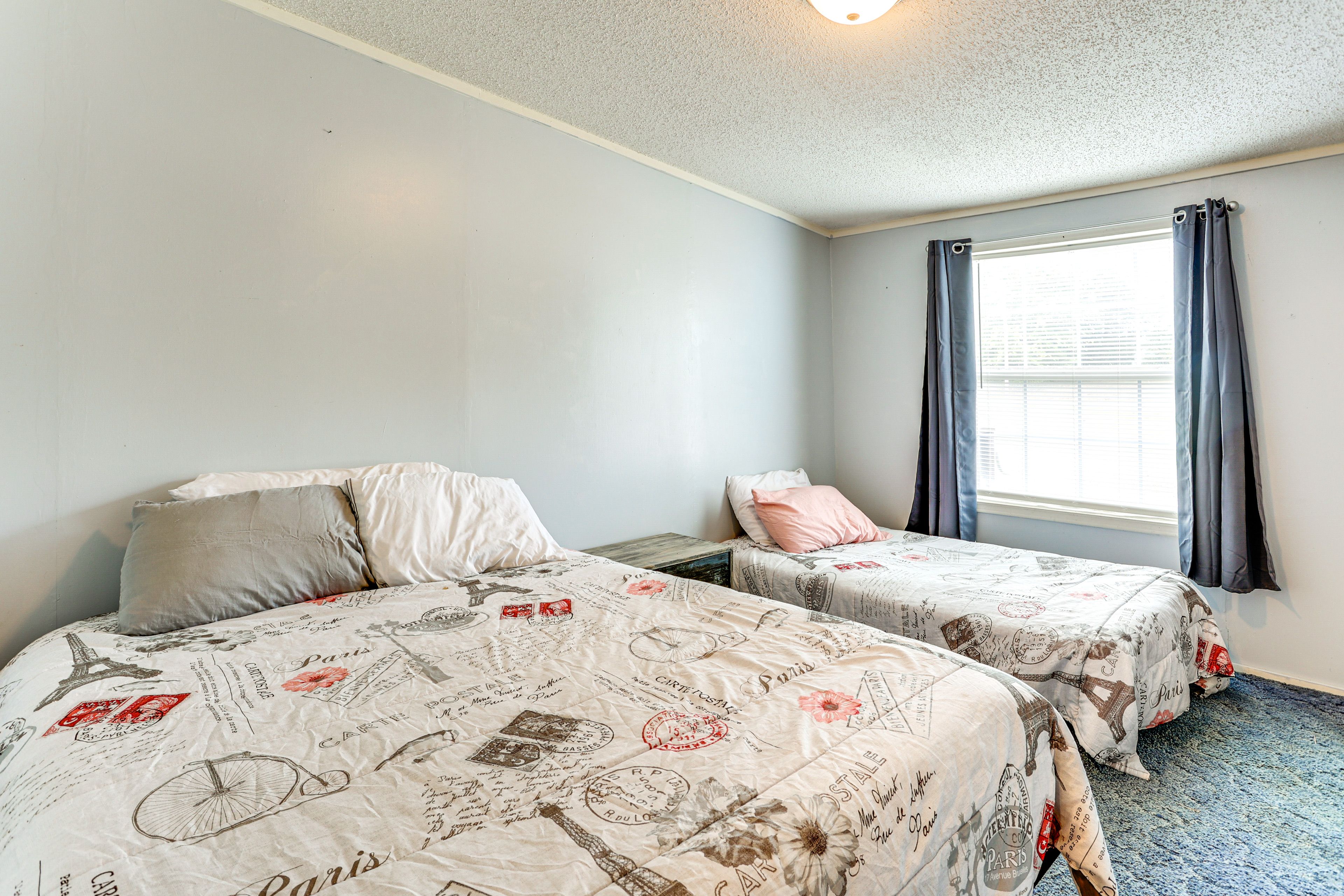 Bedroom 2 | Queen Bed | Twin Bed