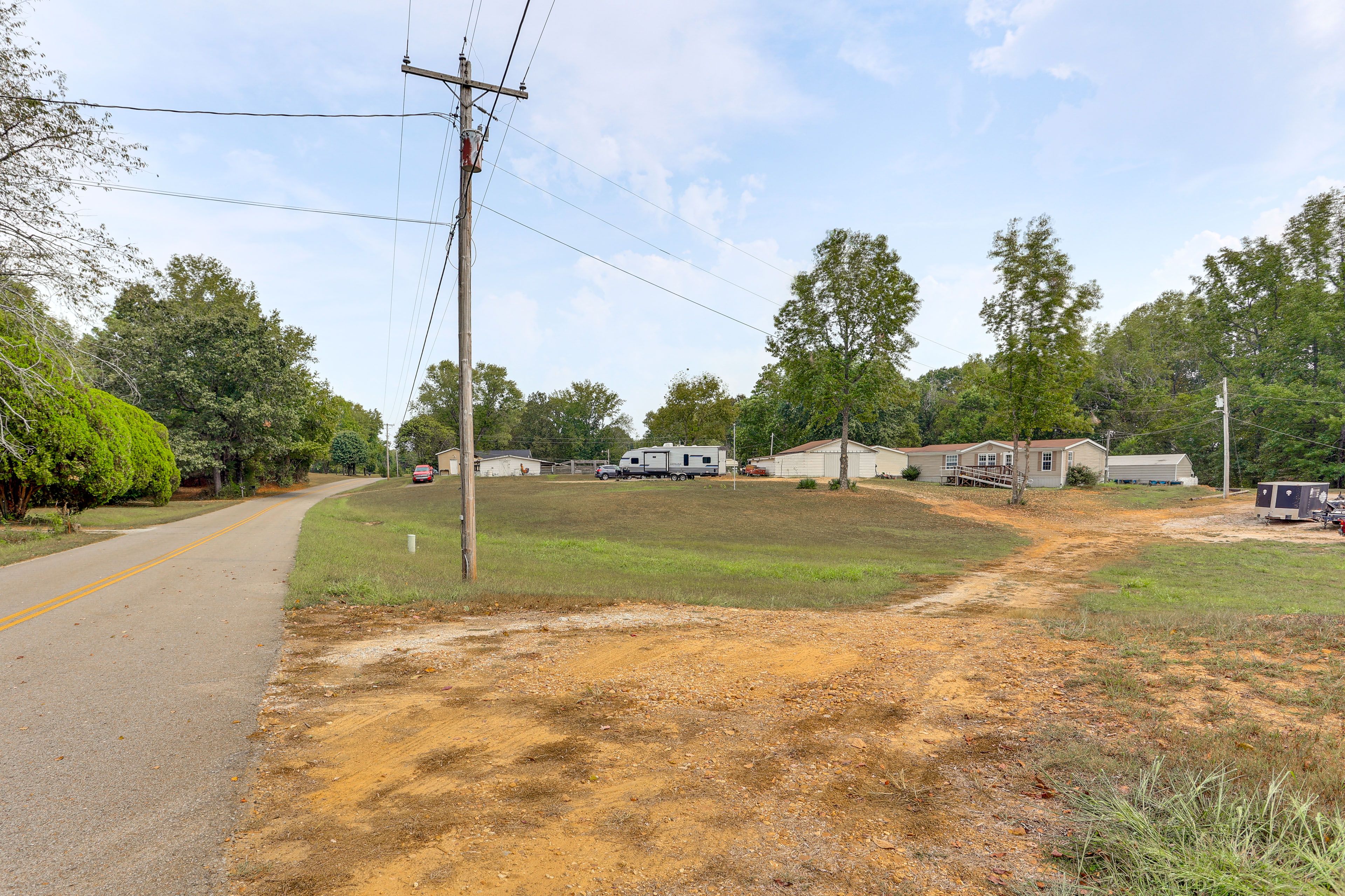 Parking | Shared Driveway (3 Vehicles) | RV/Trailer Parking Allowed