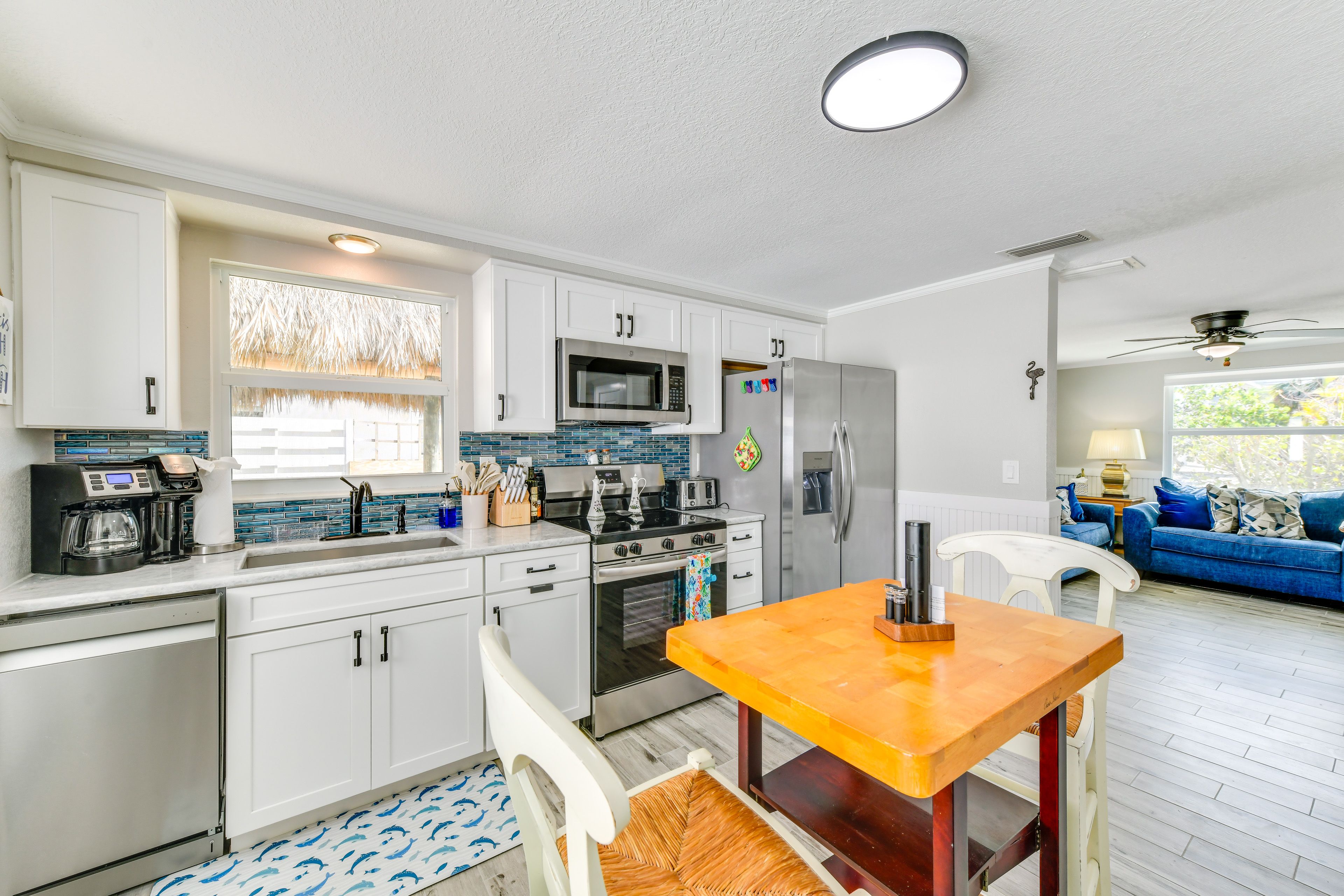 Kitchen | Free WiFi | Single-Story Unit