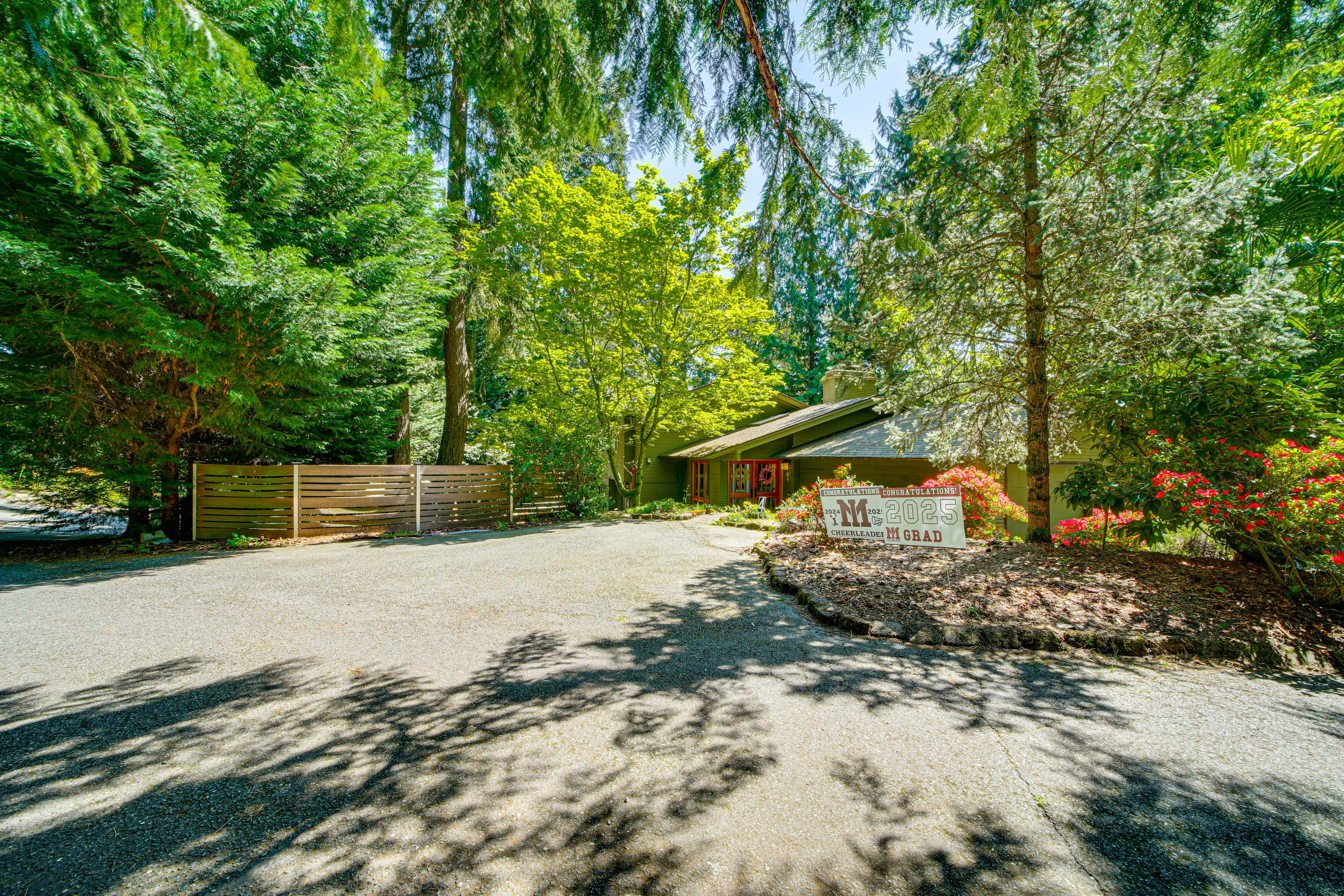 Parking | Driveway (2 Vehicles)