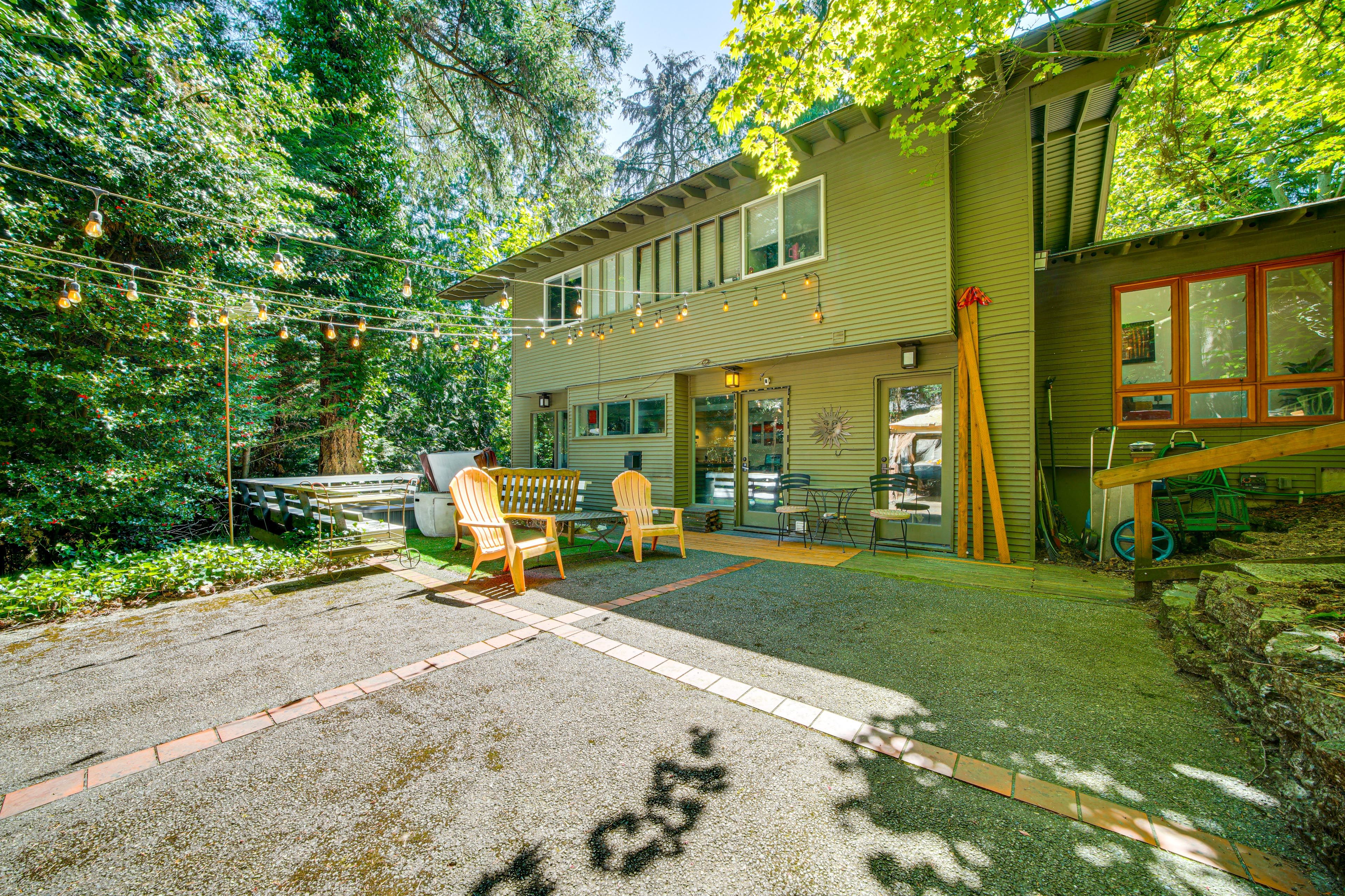 Shared Patio | Shared Hot Tub