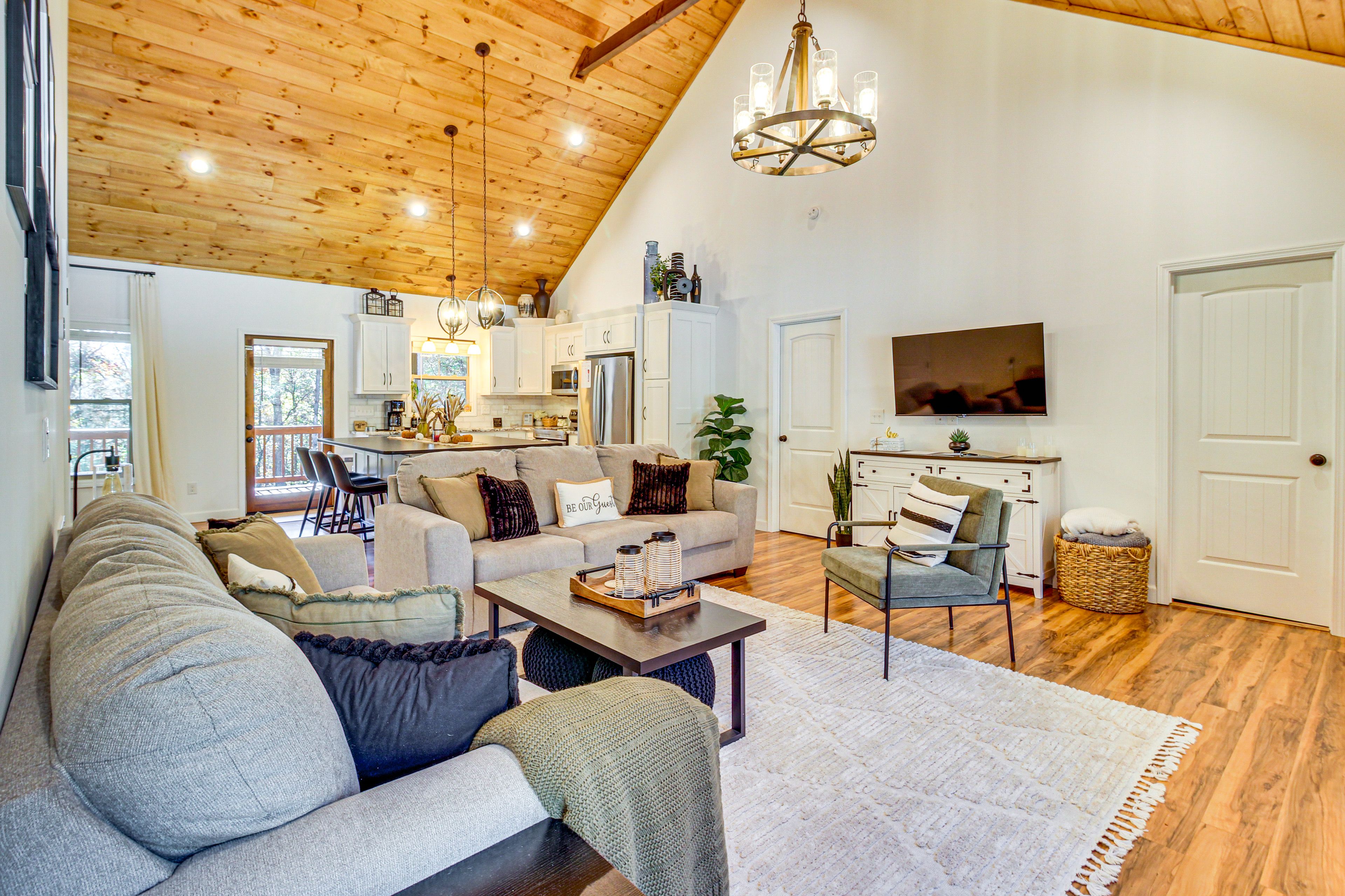 Ellijay Vacation Rental | 4BR | 3BA | 3 Steps Required | 3,000 Sq Ft