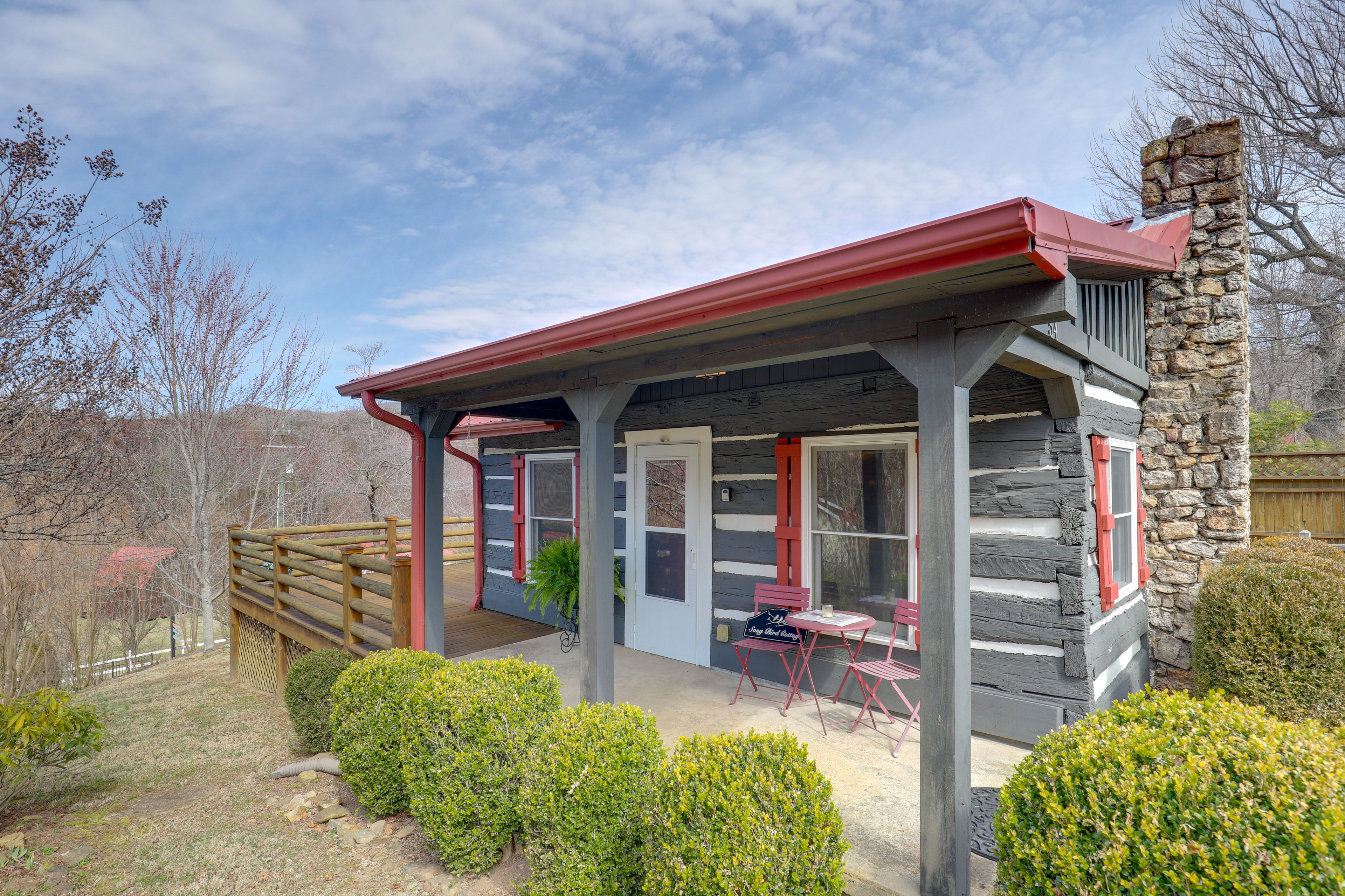Covered Porch | Front Entry