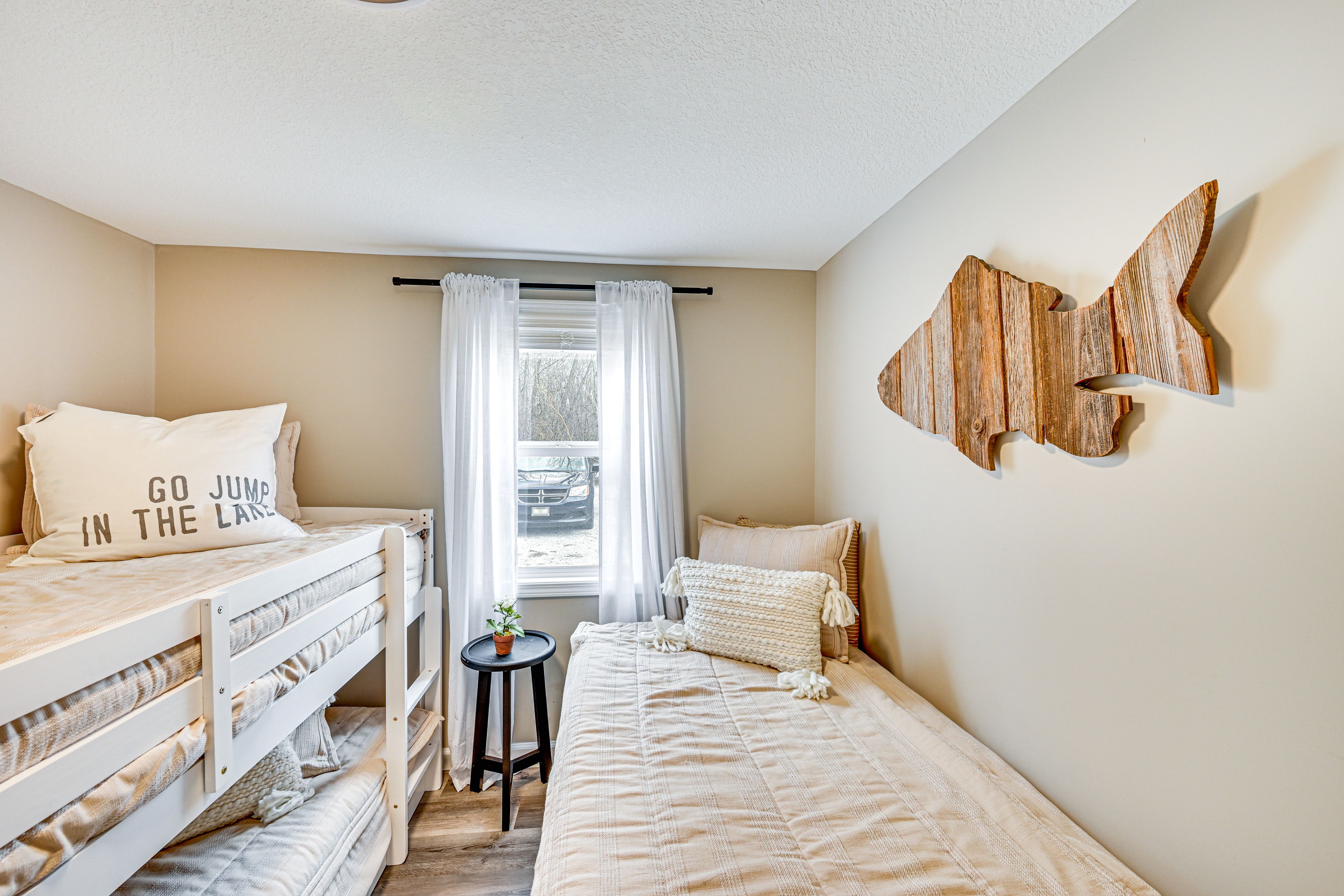 Bedroom 2 | Twin Bunk Bed | Twin Bed | Smart TV