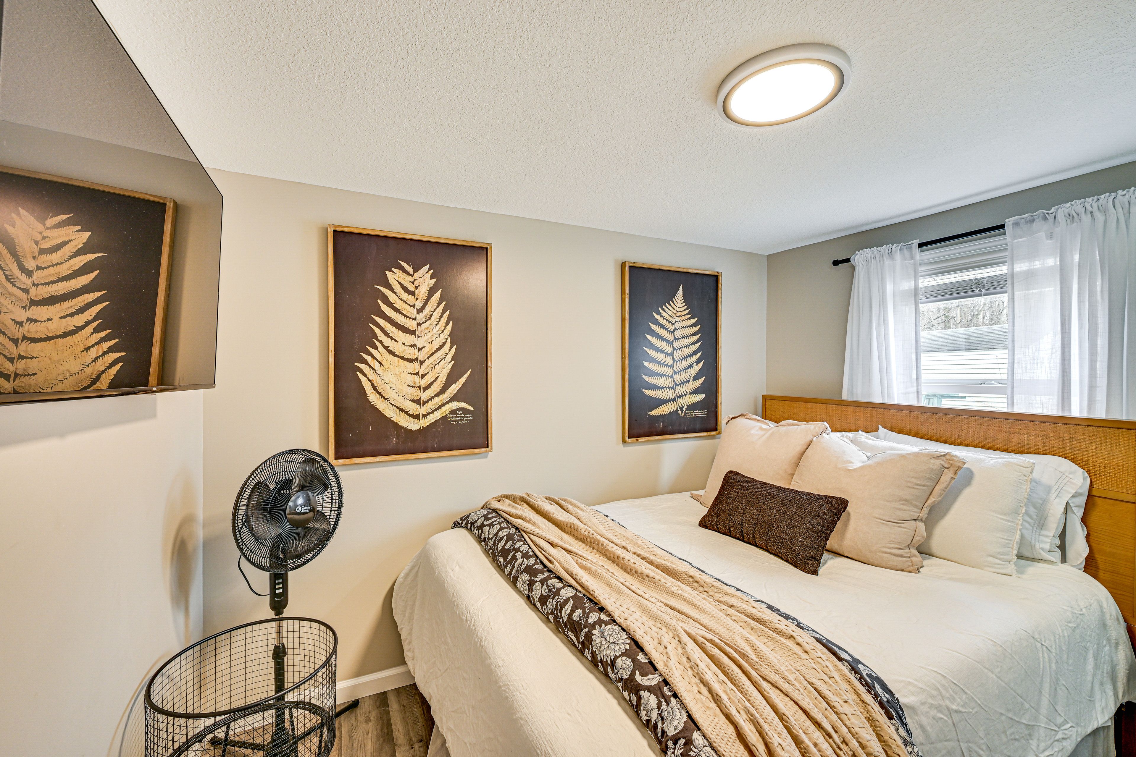 Bedroom 1 | Queen Bed | Linens Provided | Smart TV