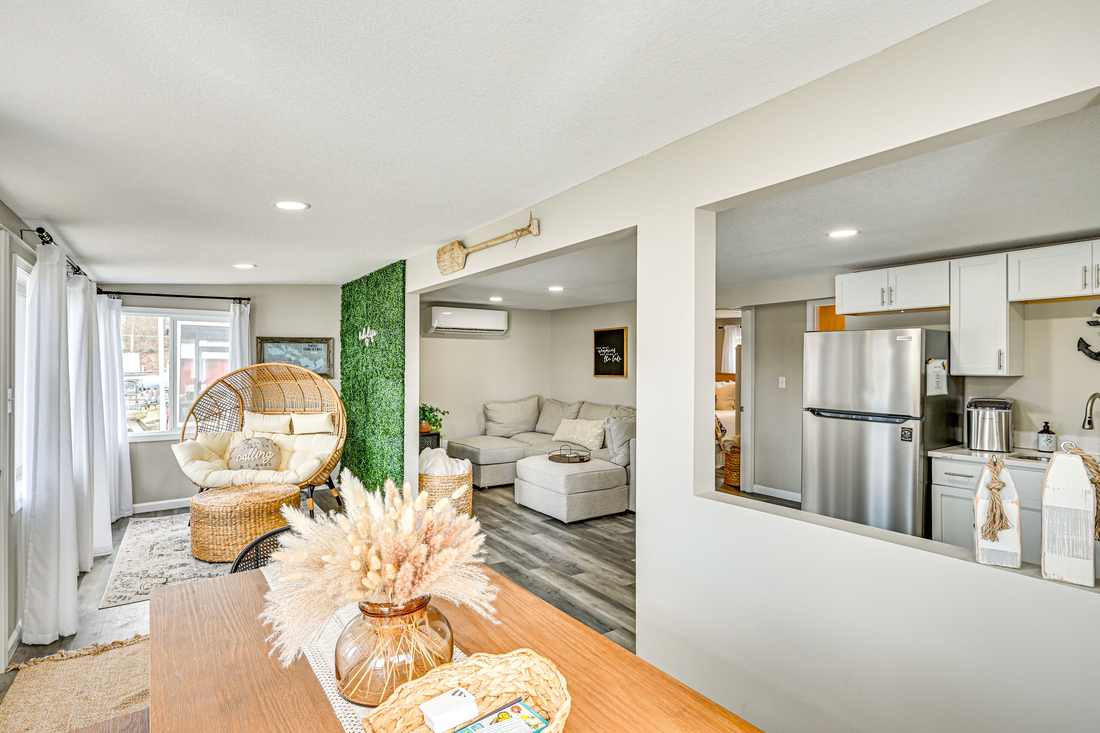 Dining Area | Dishware & Flatware