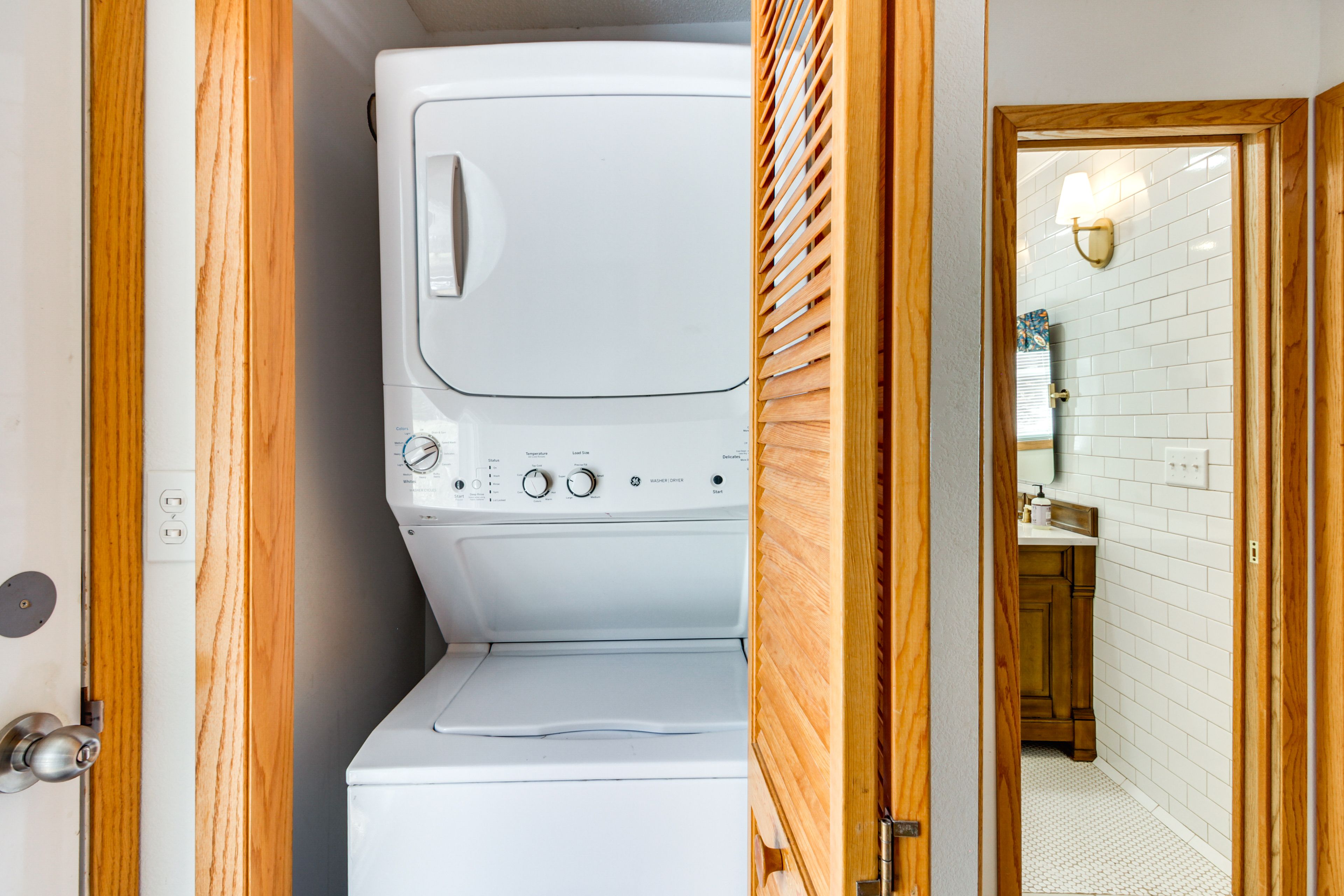 Laundry Room | Main Floor | Washer & Dryer