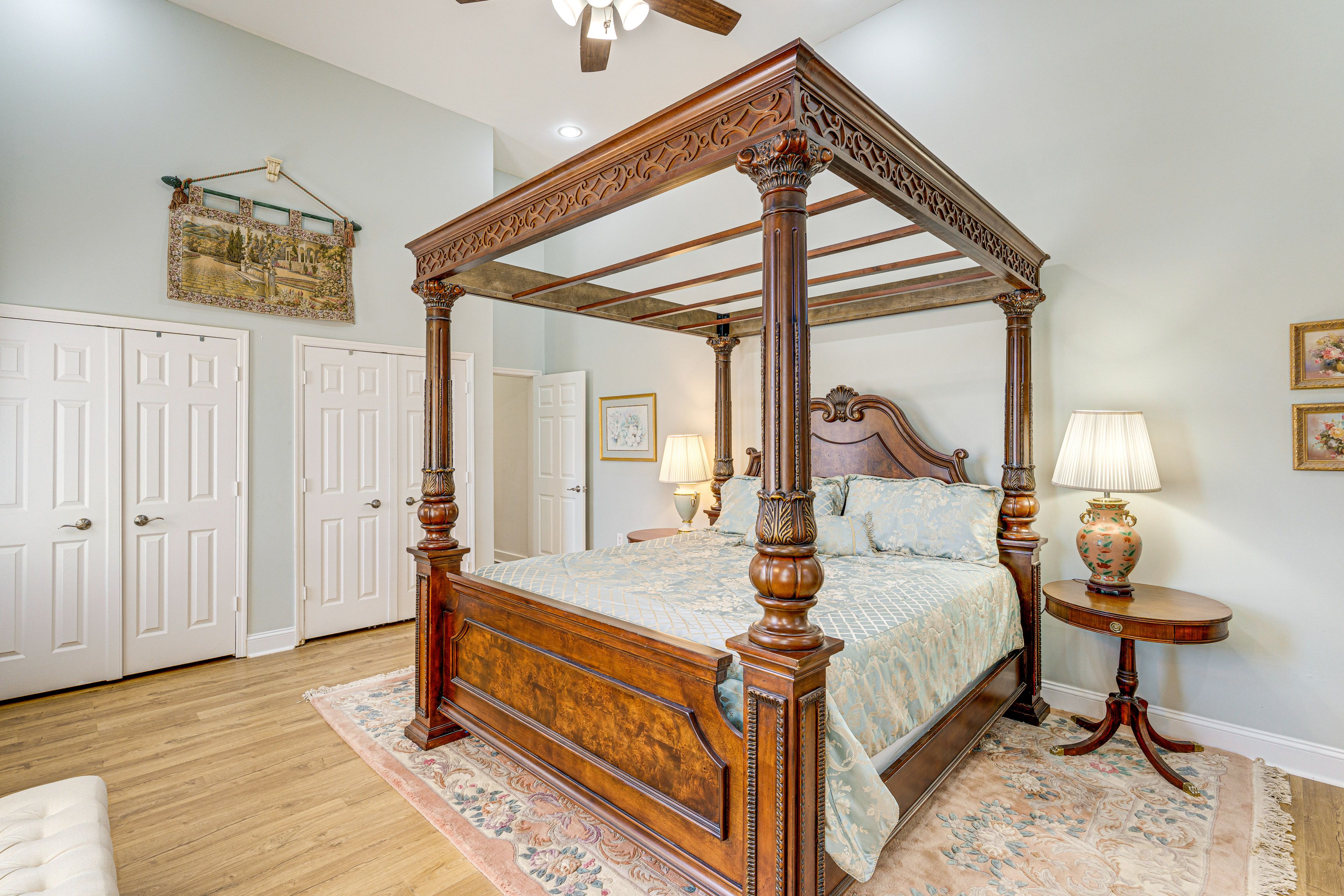 Bedroom 1 | King Bed | Linens Provided