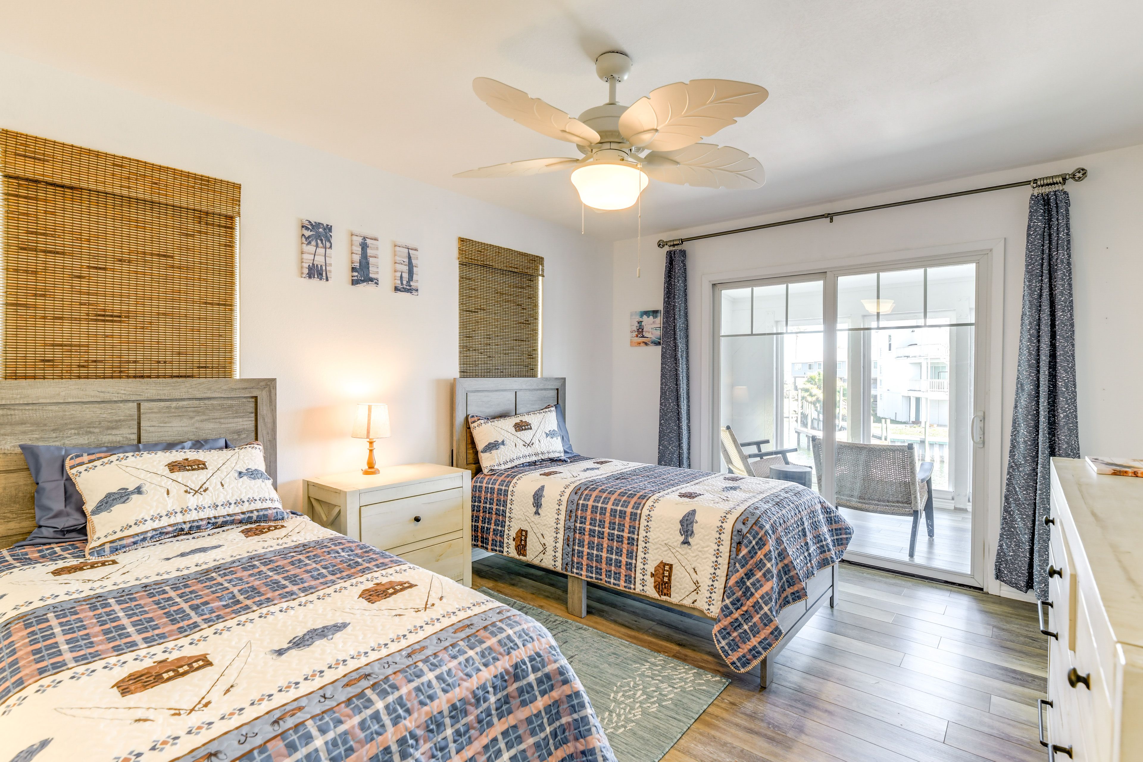 Bedroom 3 | Main Level | 2 Twin Beds | Smart TV