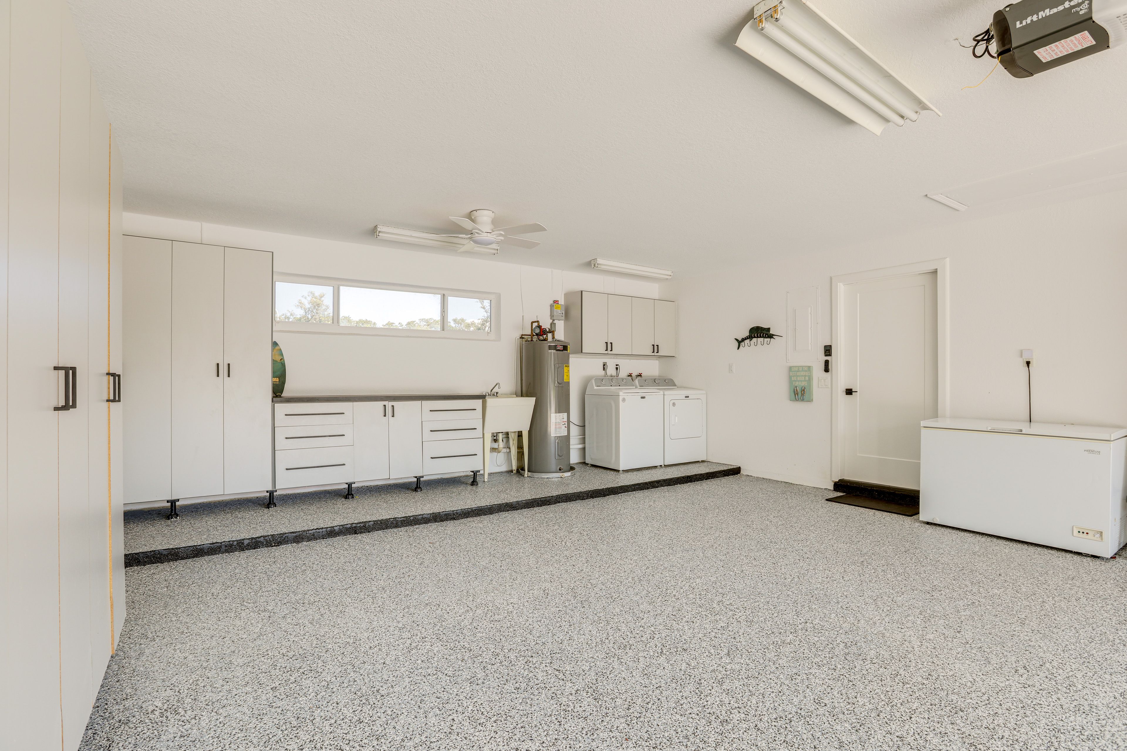 Garage | Washer/Dryer | Iron/Board