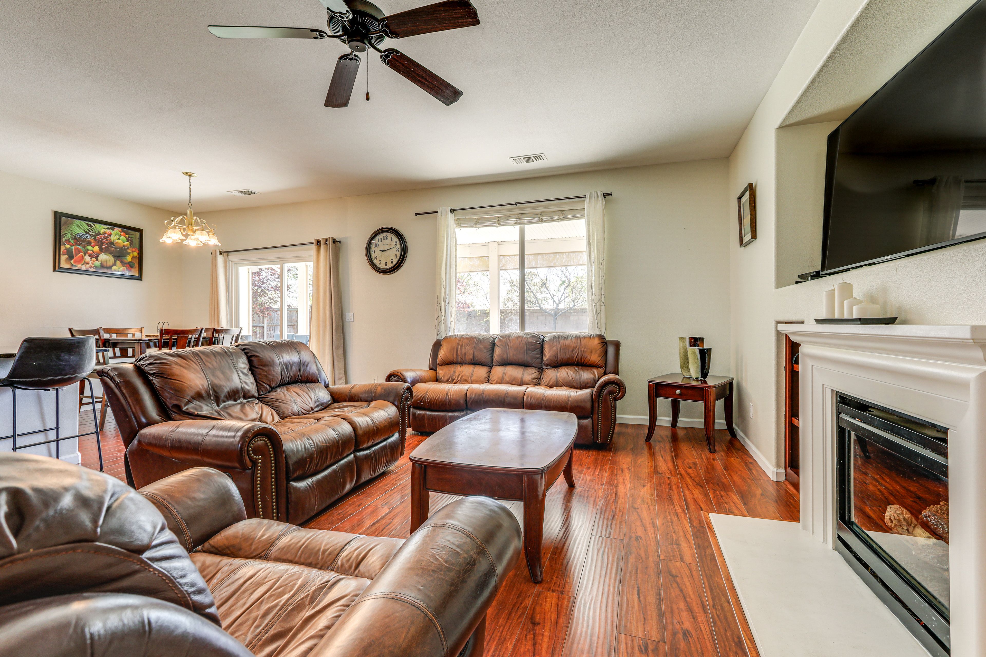 Living Room | Open Floor Plan | Fireplace