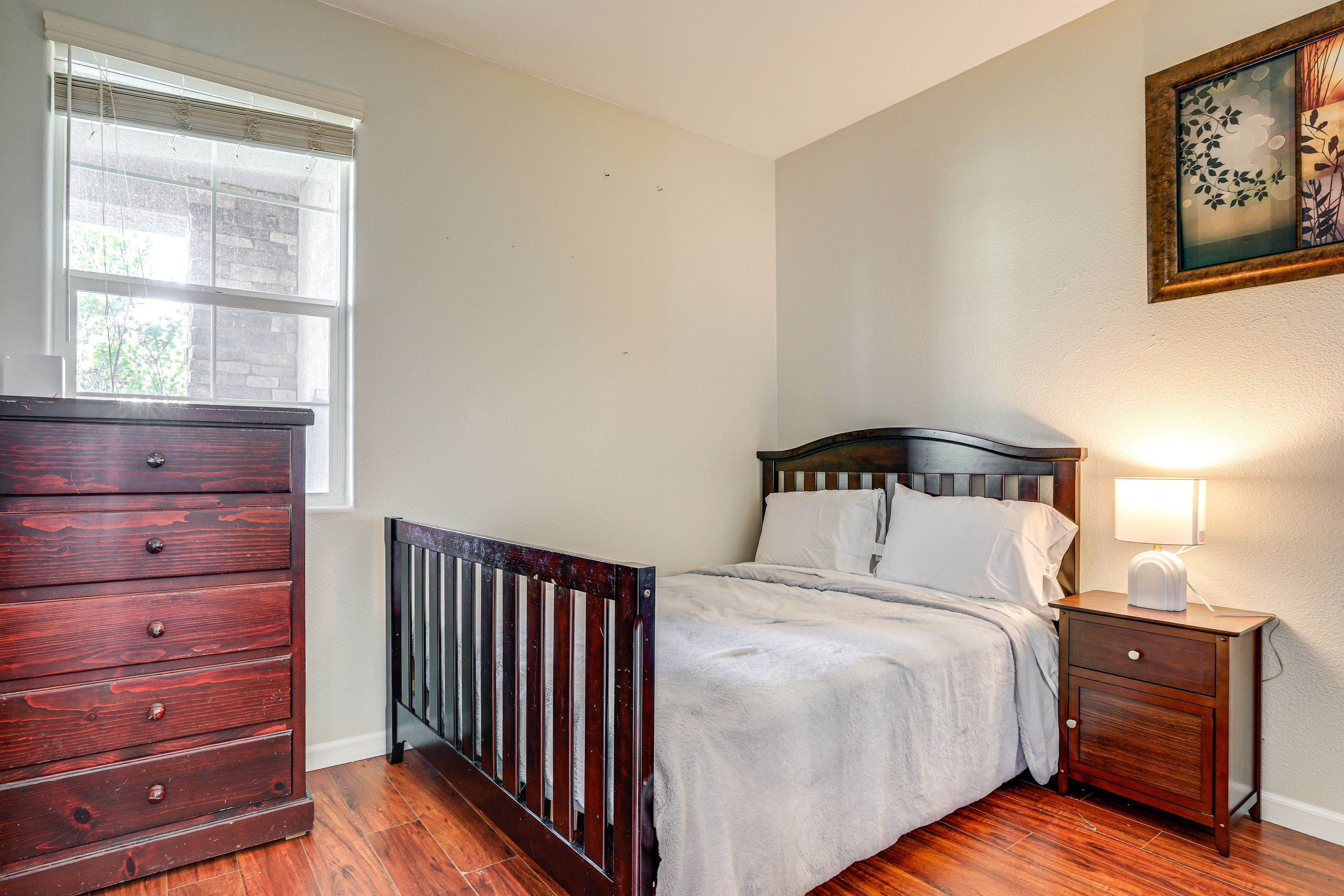 Bedroom 4 | Queen Bed