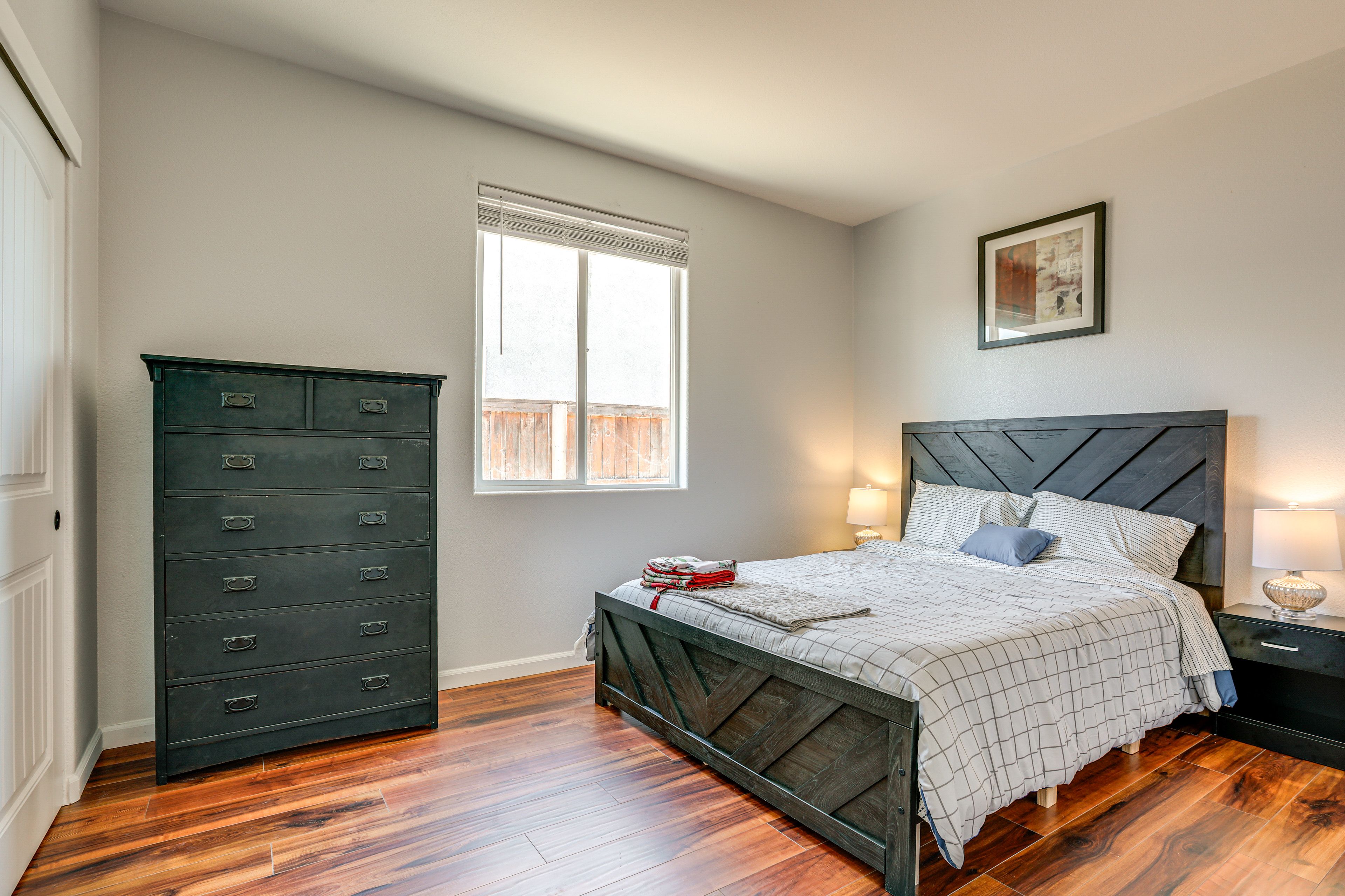 Bedroom 3 | Queen Bed