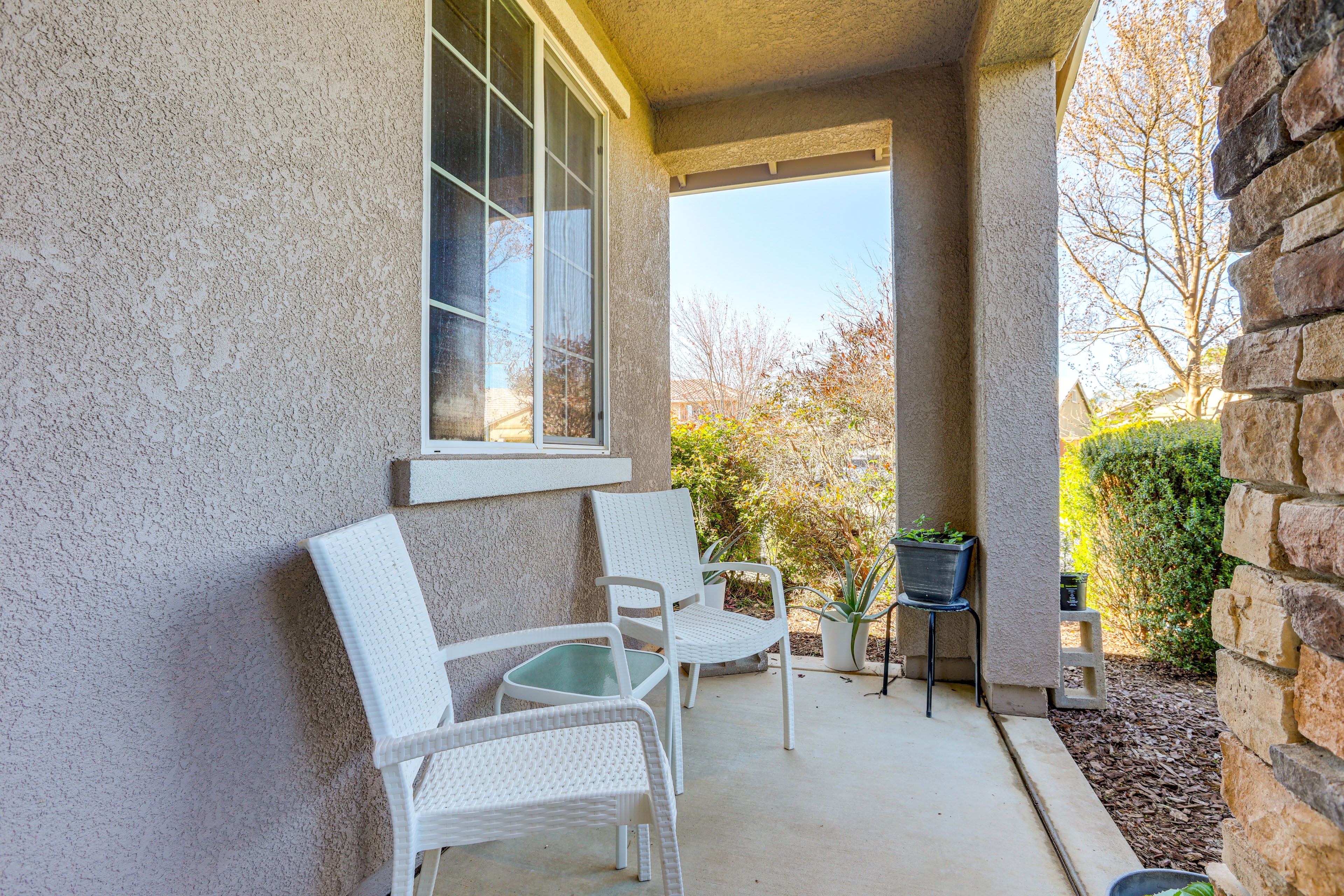 Covered Front Porch | Seating