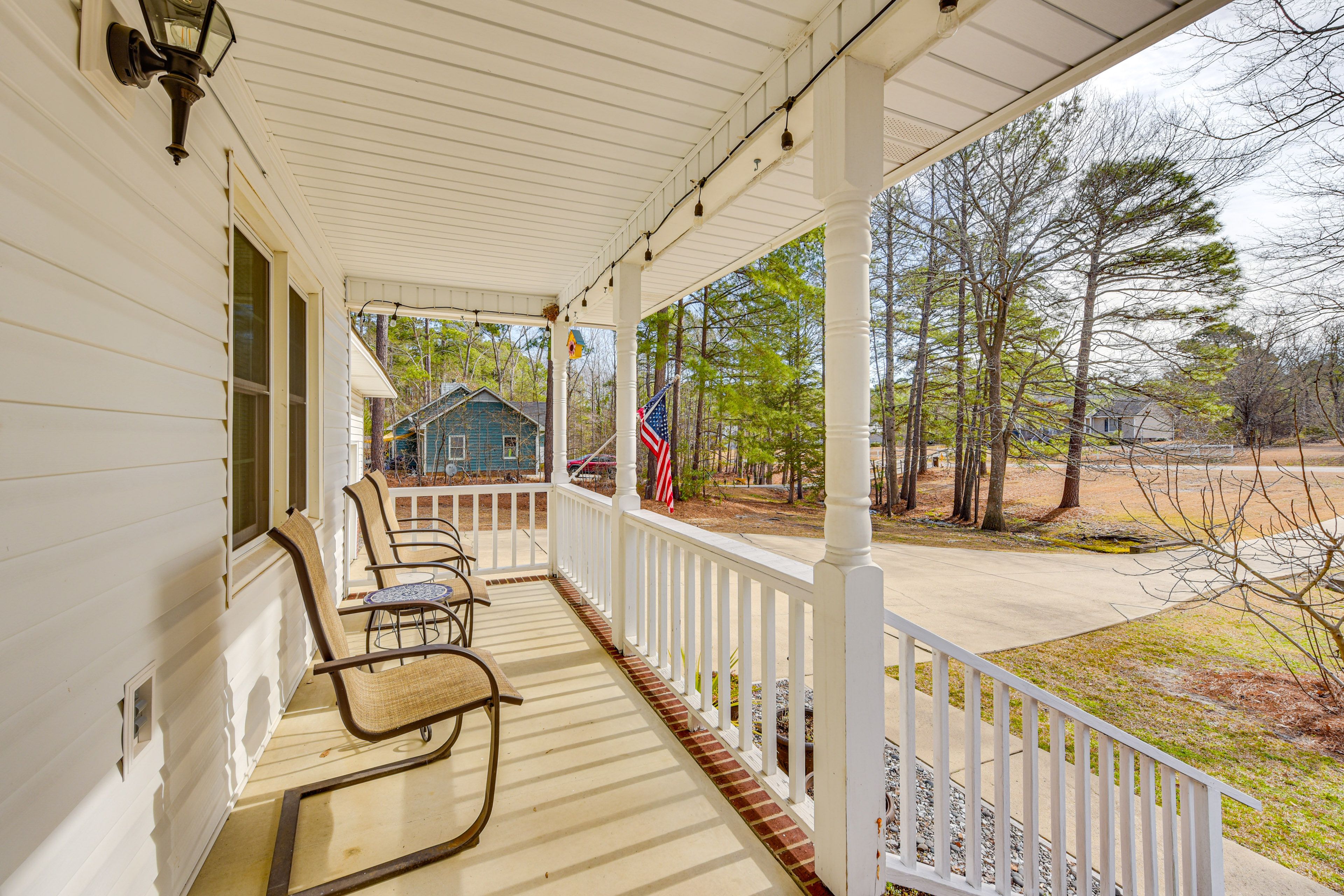 Furnished Porch