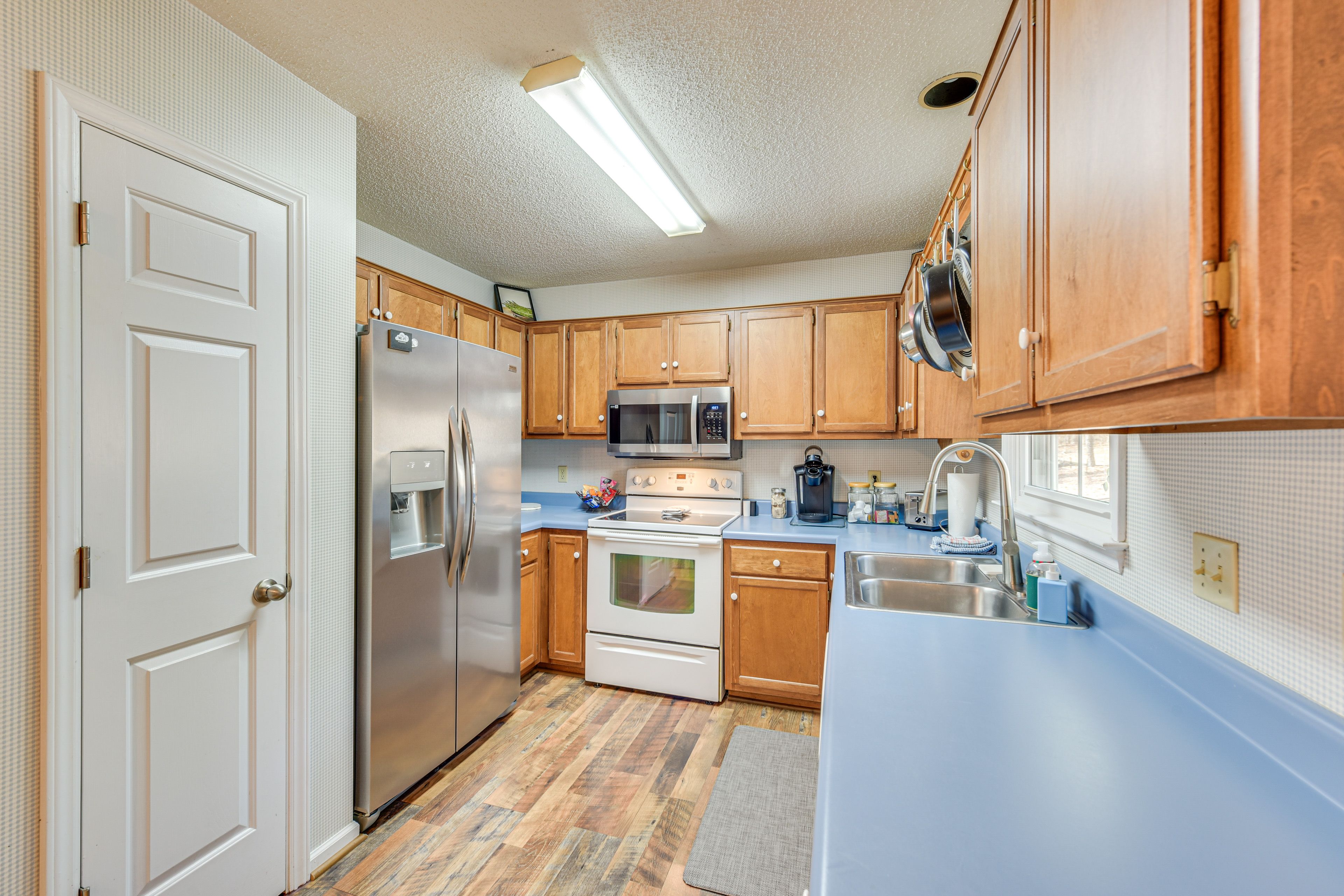 Kitchen | Cooking Basics | Keurig Coffee Maker | Dishwasher | Toaster
