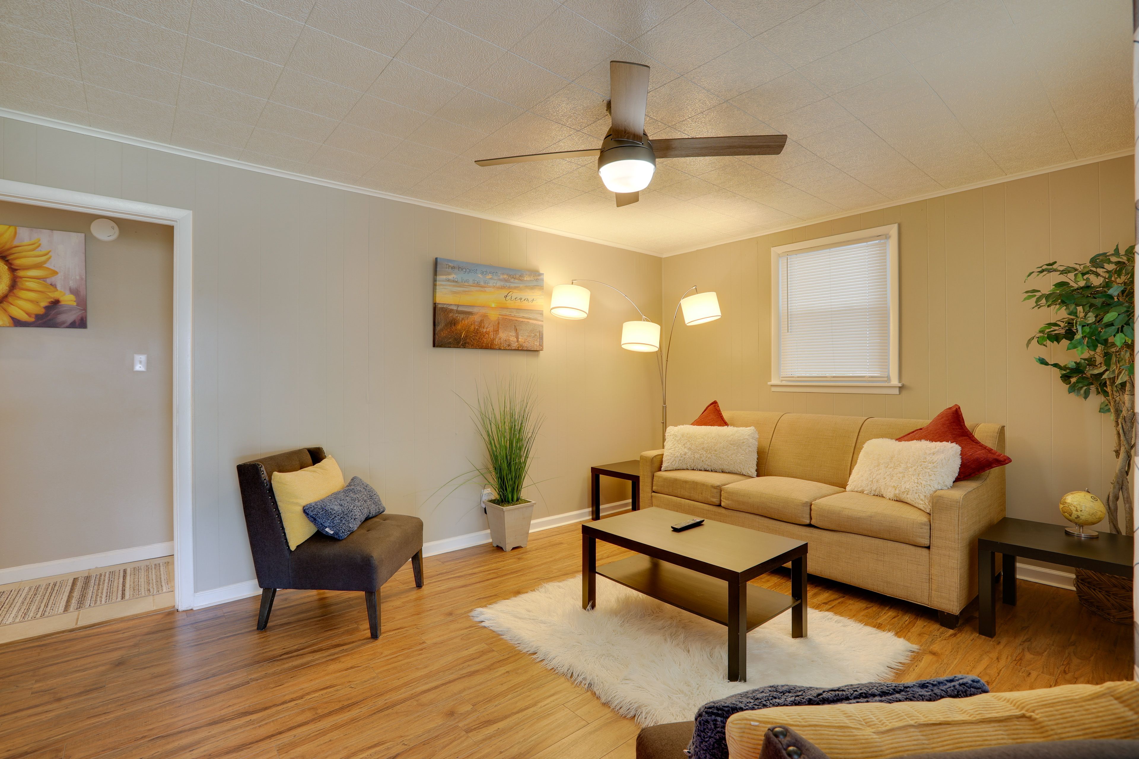 Living Room | Free WiFi | Central Heating & A/C | Queen Sleeper Sofa