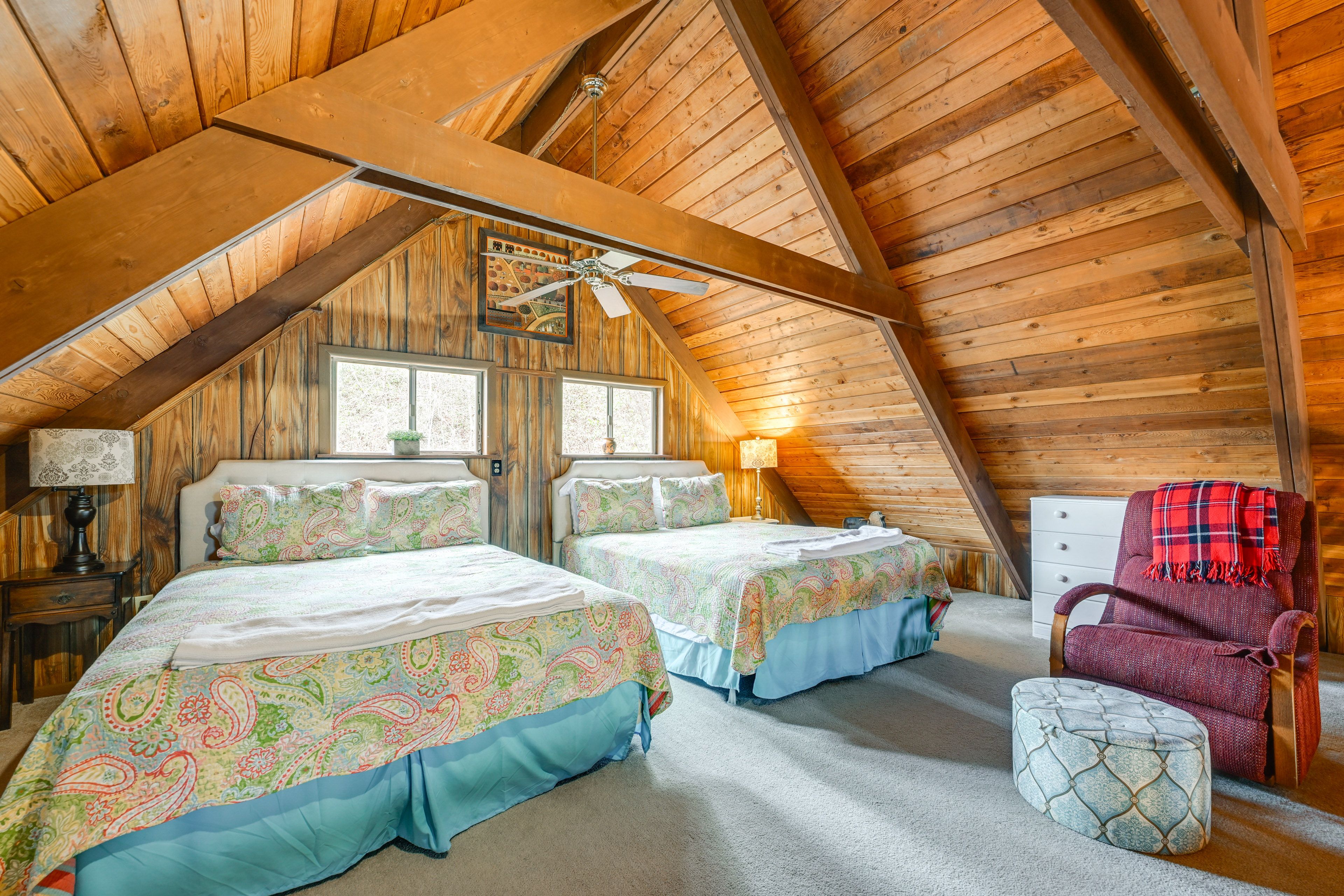 Loft | 2 Queen Beds | Flat-Screen TV