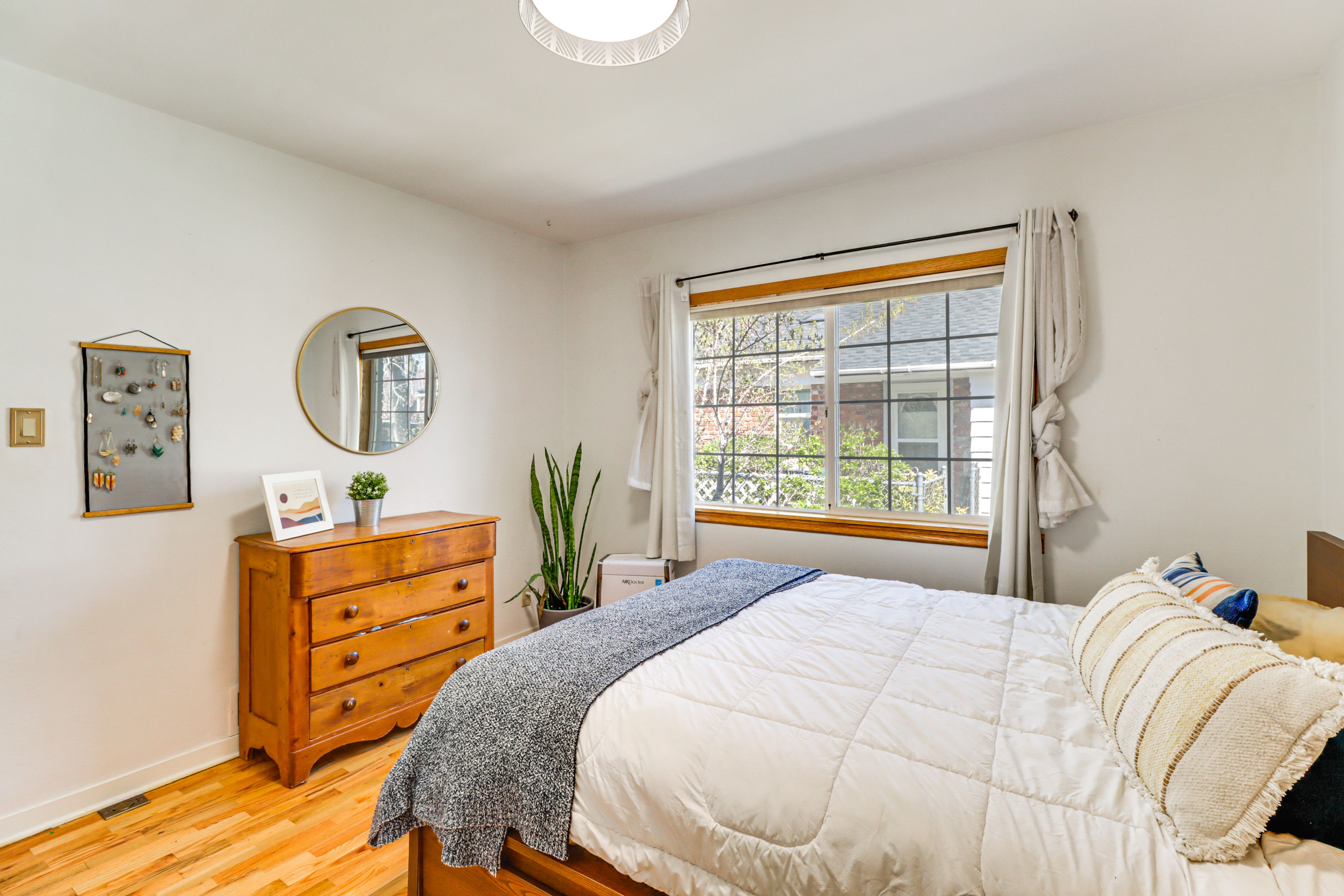 Bedroom 1 | 1st Floor | Queen Bed