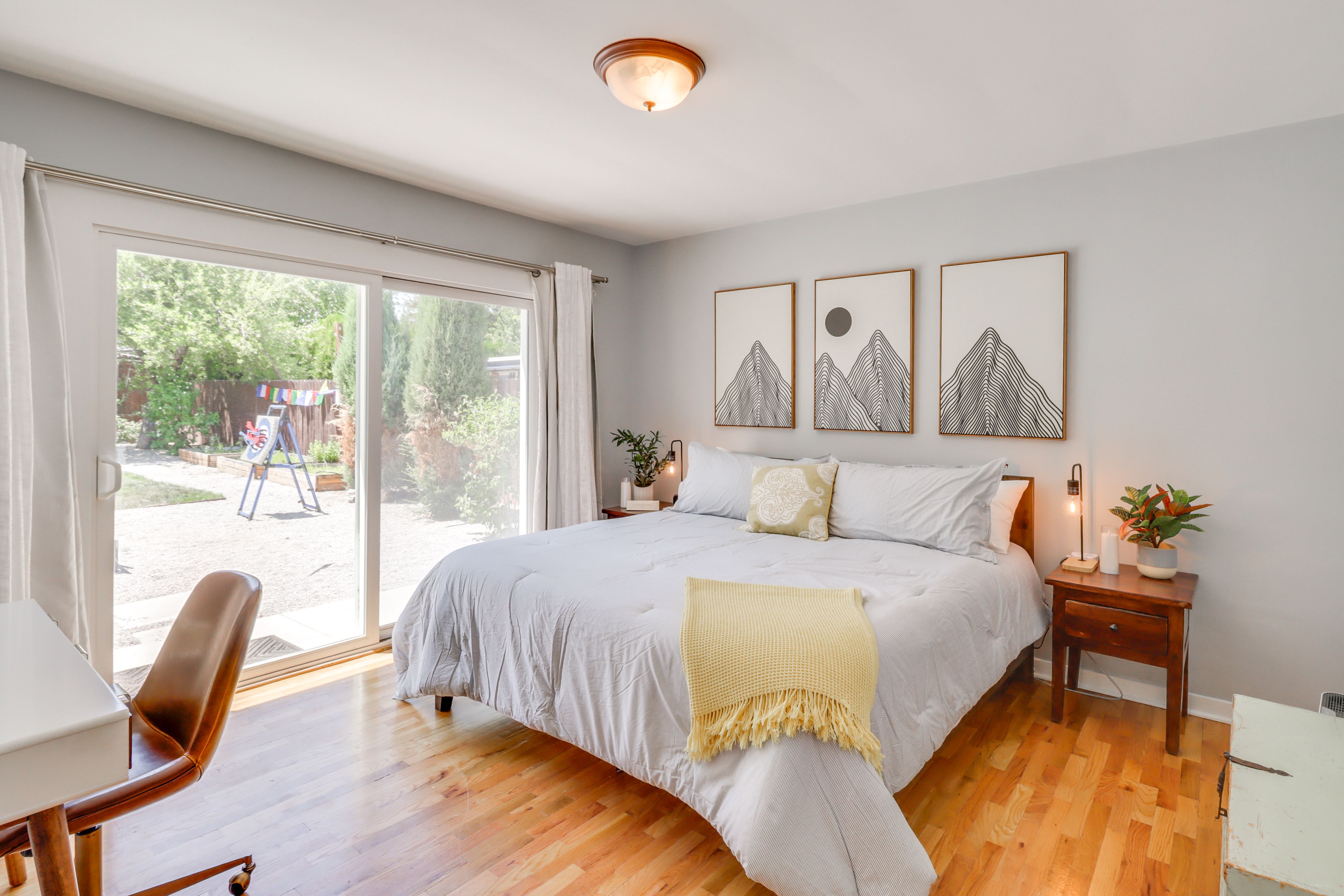 Bedroom 3 | King Bed | 1st Floor | Laptop-Friendly Workspace