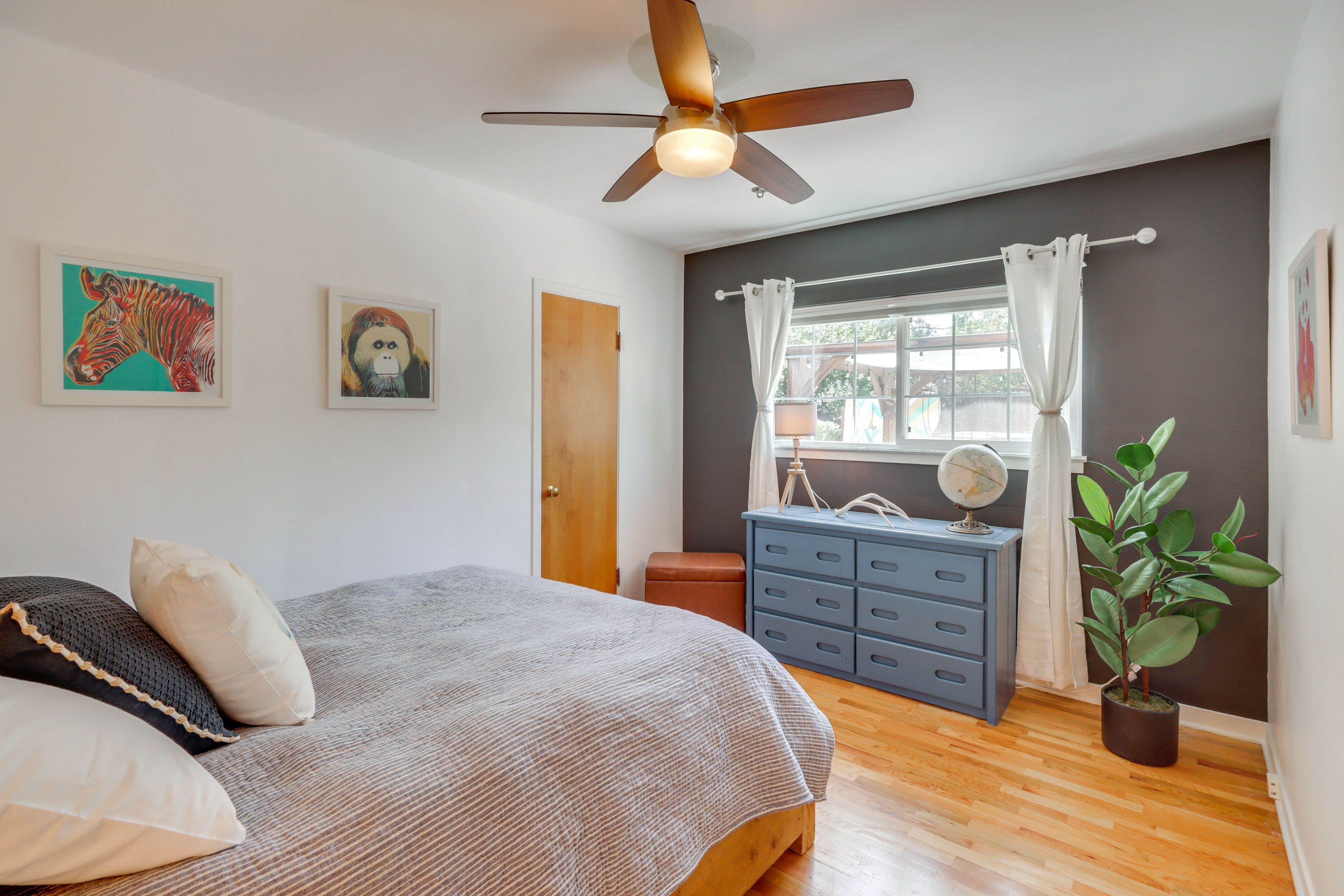 Bedroom 2 | 1st Floor | Queen Bed