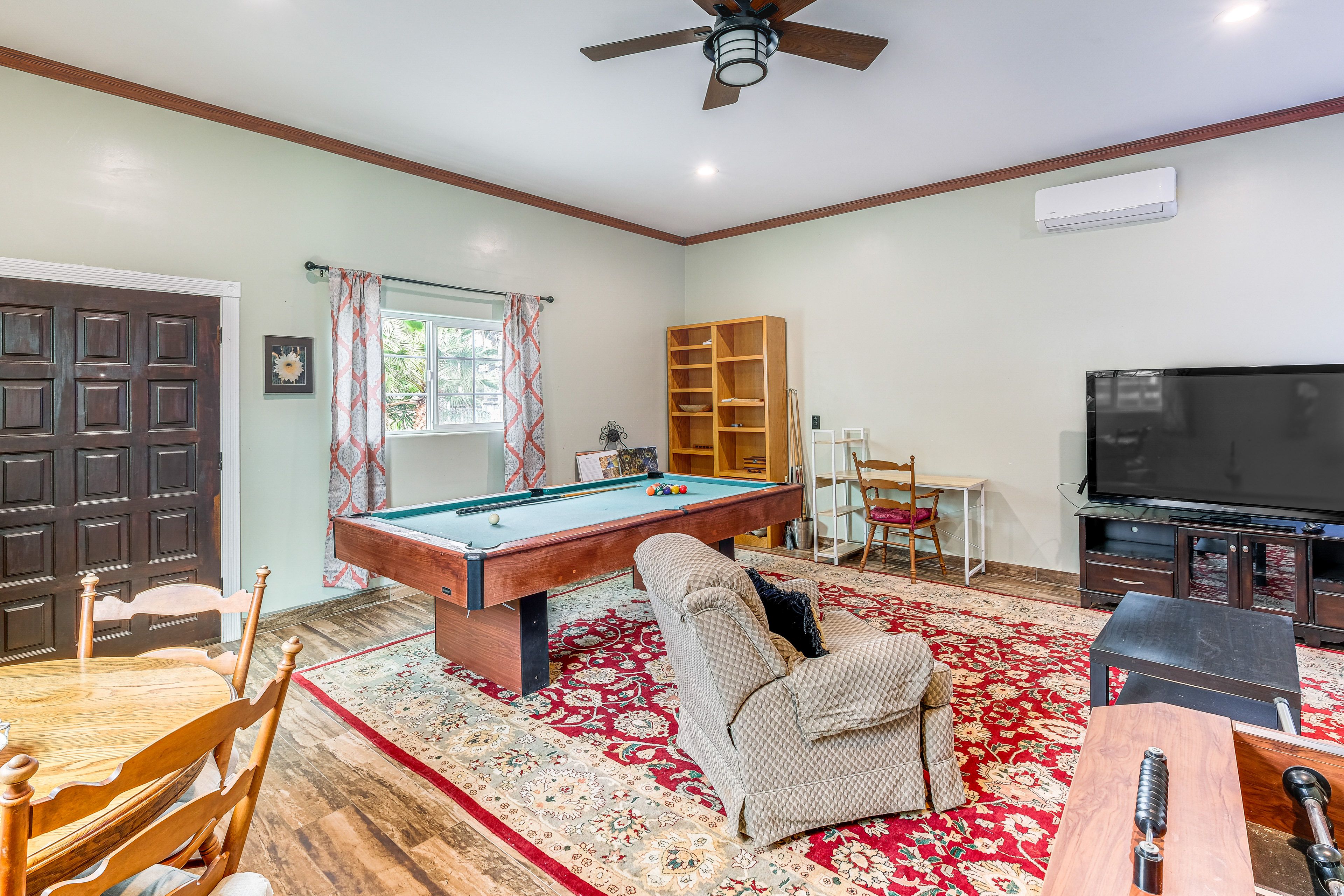 Game Room | Pool Table | Foosball Table | Smart TV | Office Desk | Dining Area