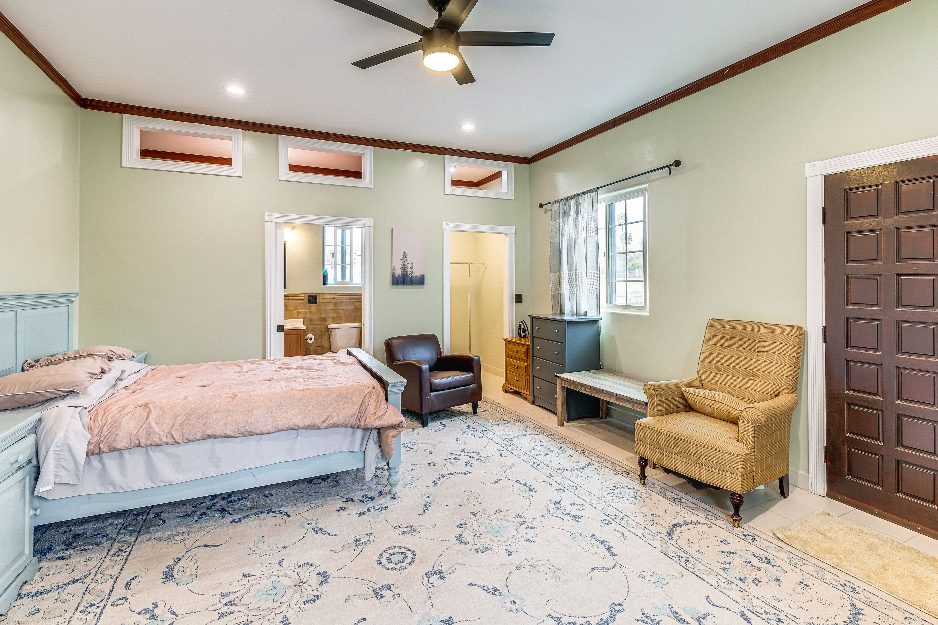 Bedroom 1 | Queen Bed | 2 Twin Beds | Linens Provided