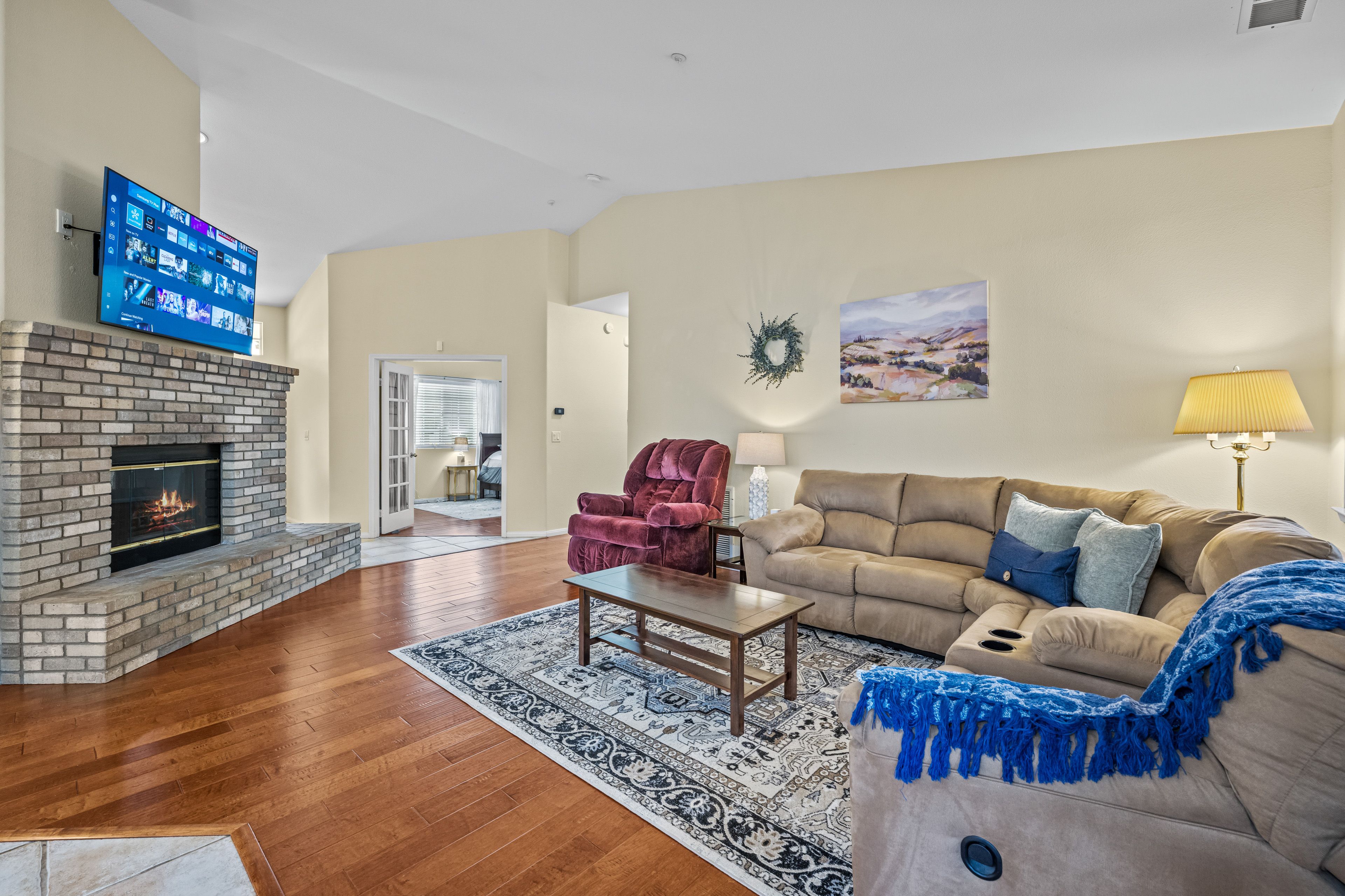 Living Room | Smart TV