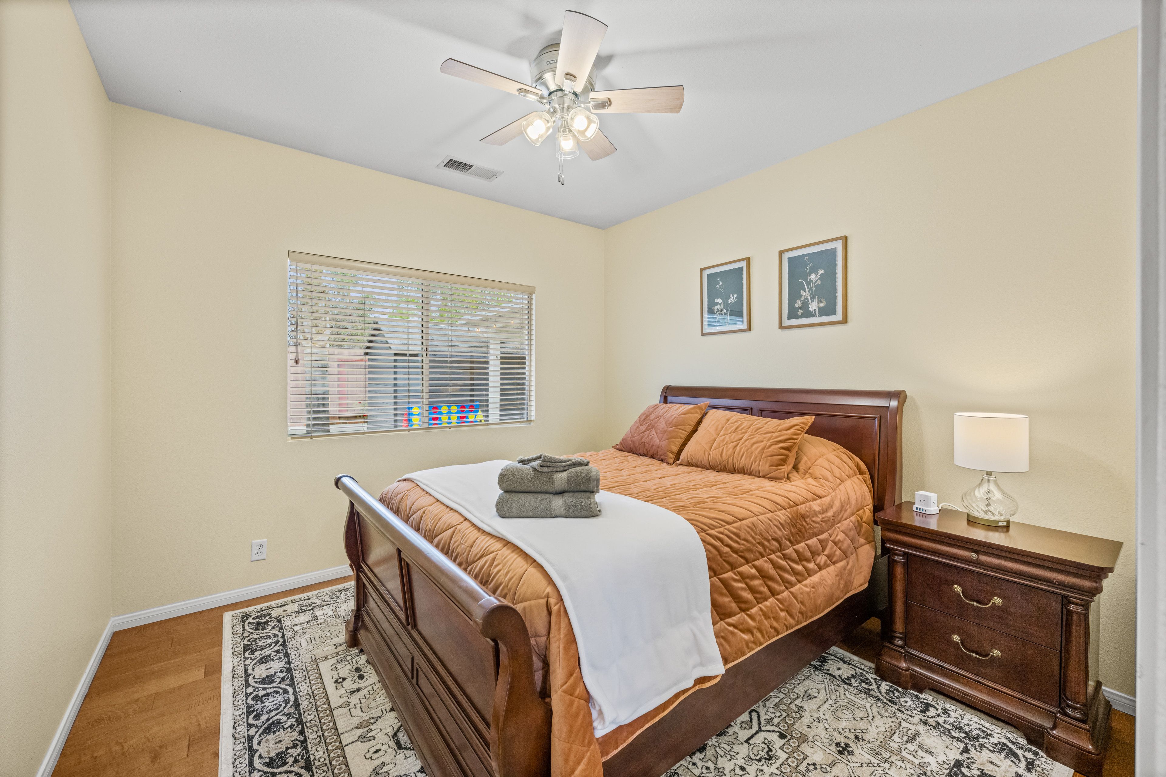 Bedroom 3 | Queen Bed