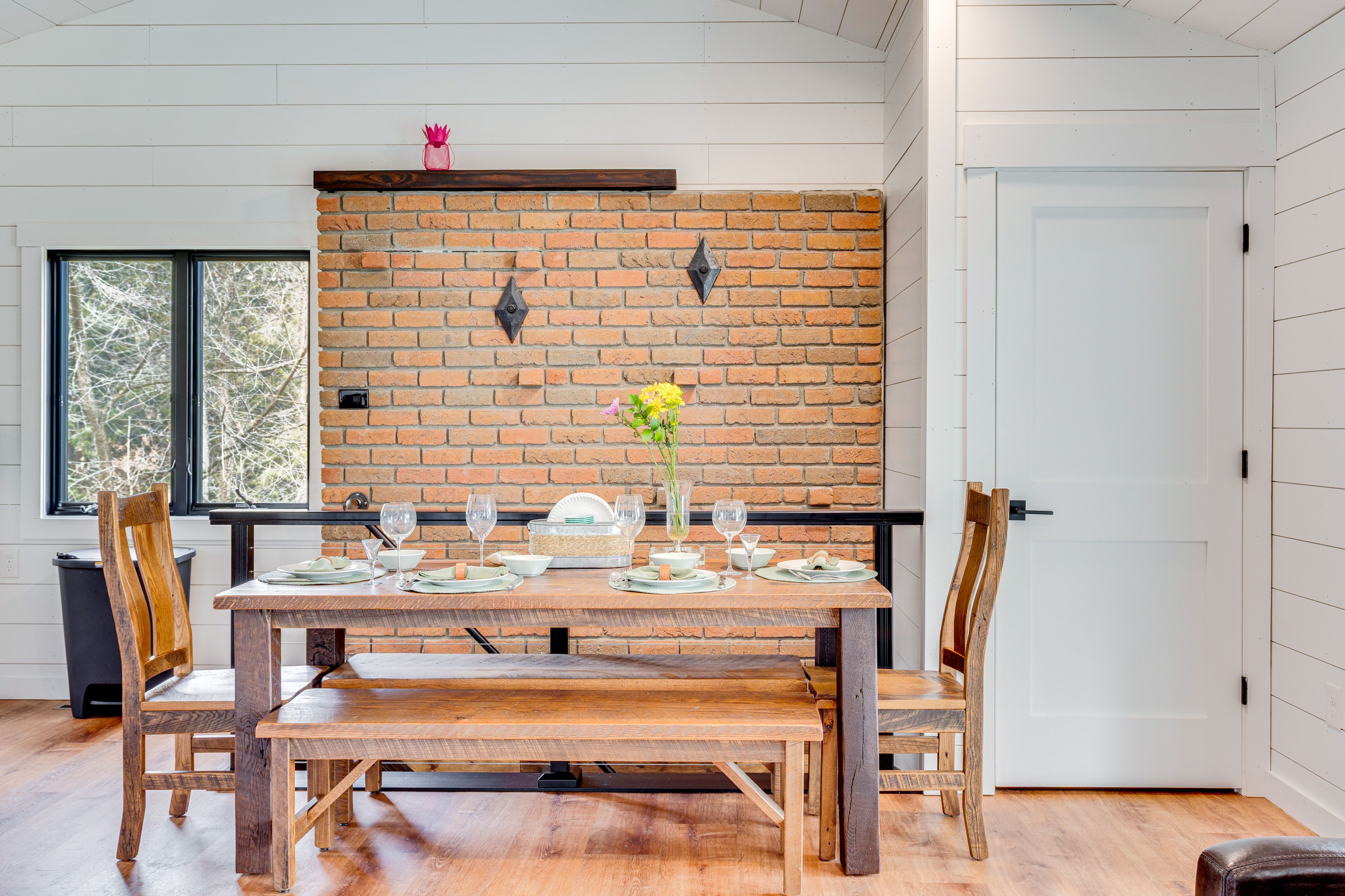 Dining Area | Dishware/Flatware | Main Floor