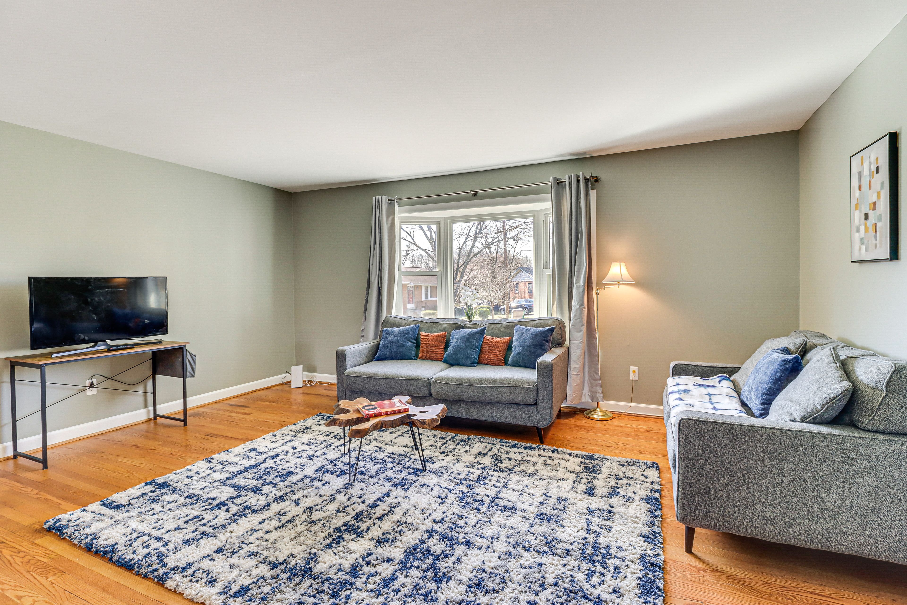 Living Room | Main Level