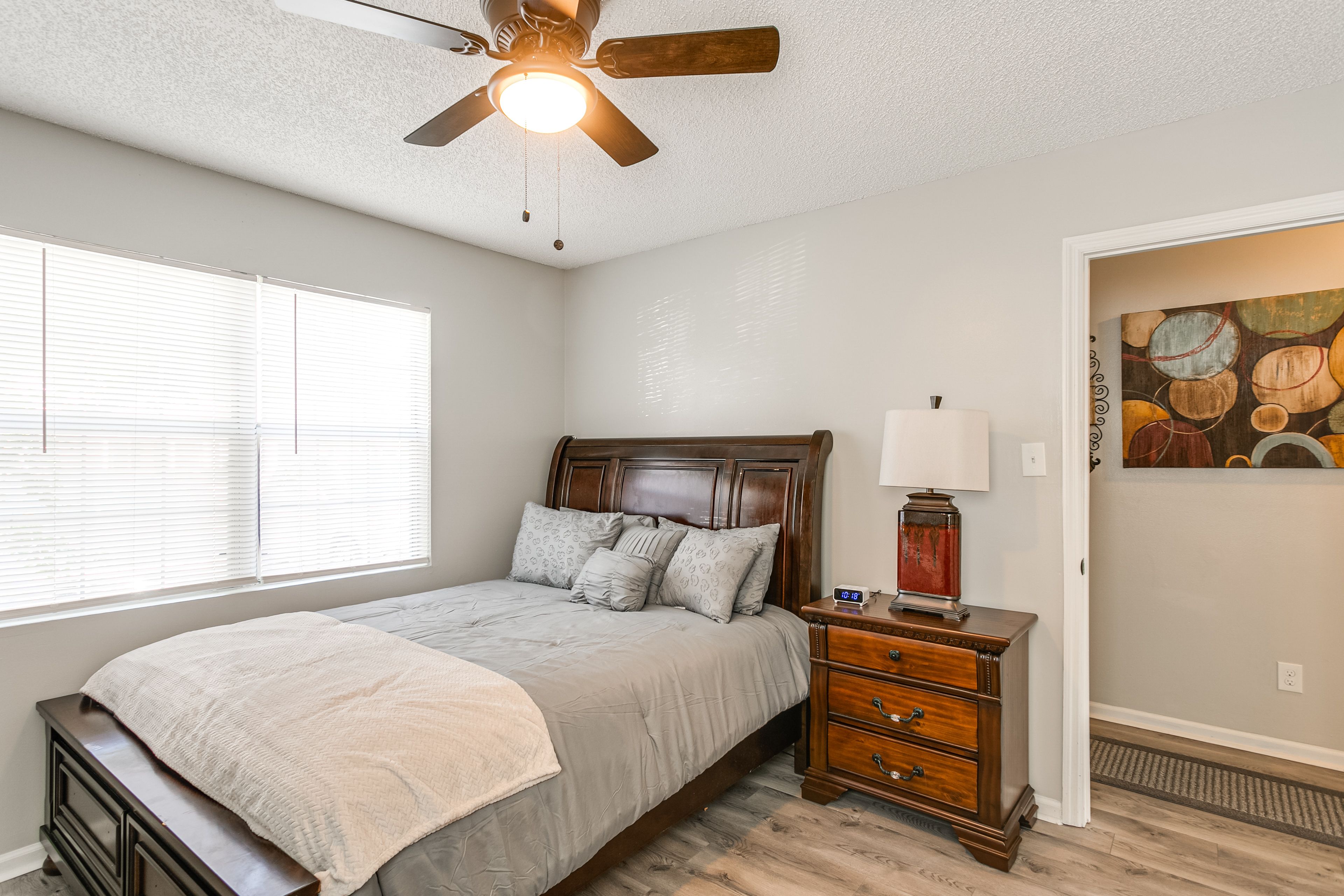 Bedroom 2 | Queen Bed | Smart TV