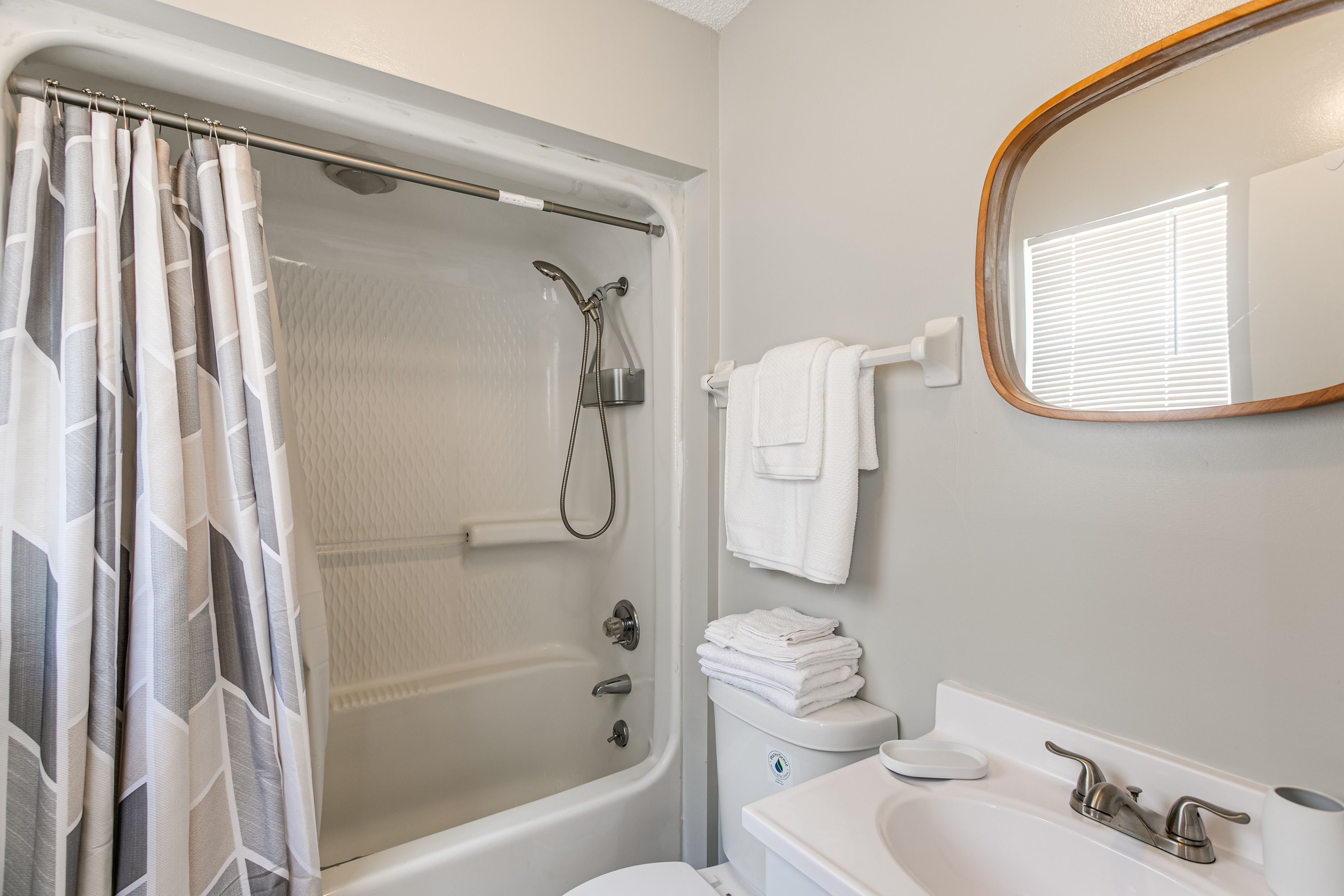 En-Suite Bathroom | Complimentary Toiletries