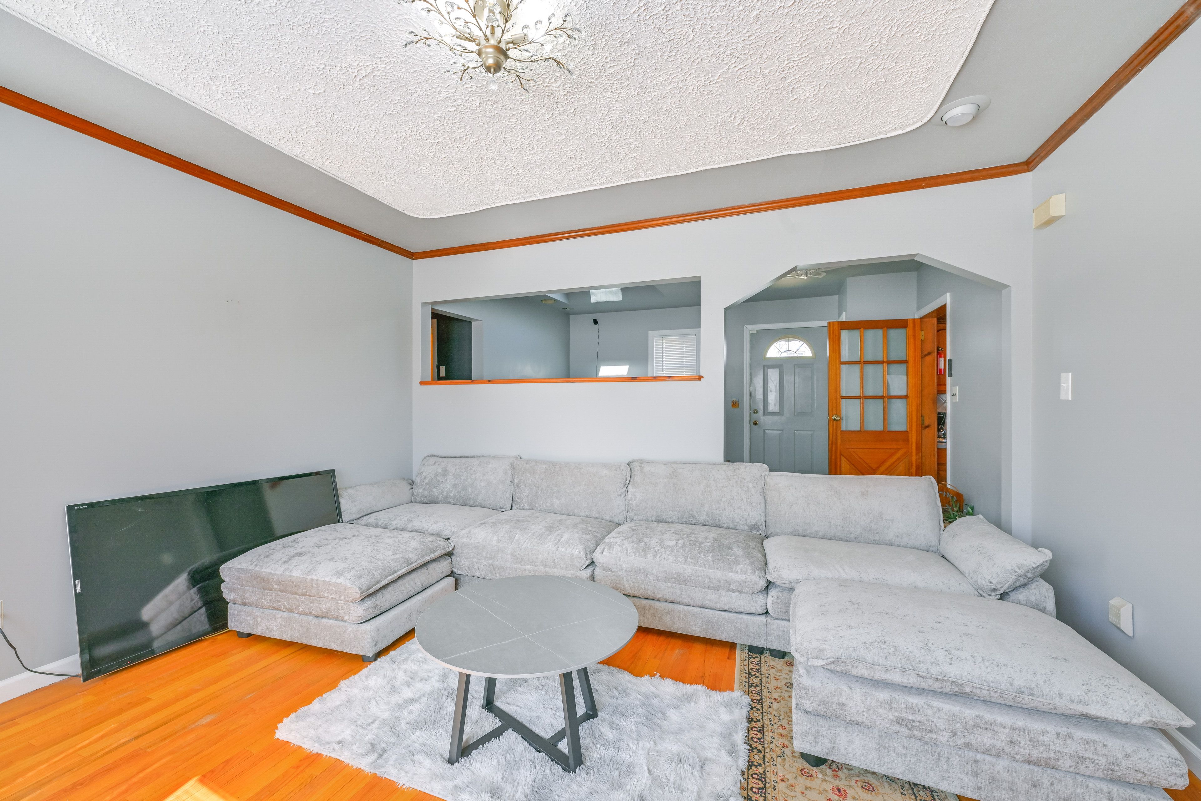 Living Room | Flat-Screen TV