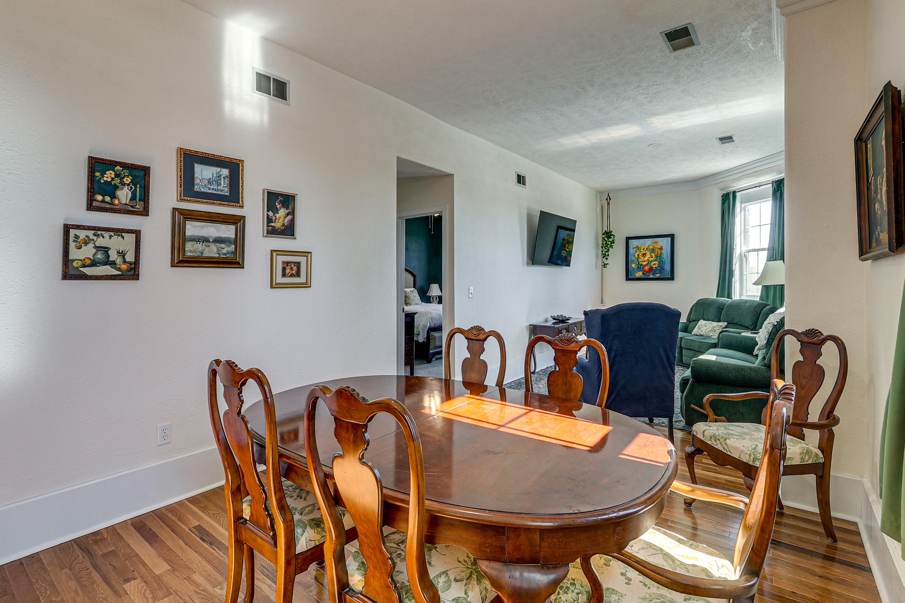 Dining Area | Dishware & Flatware