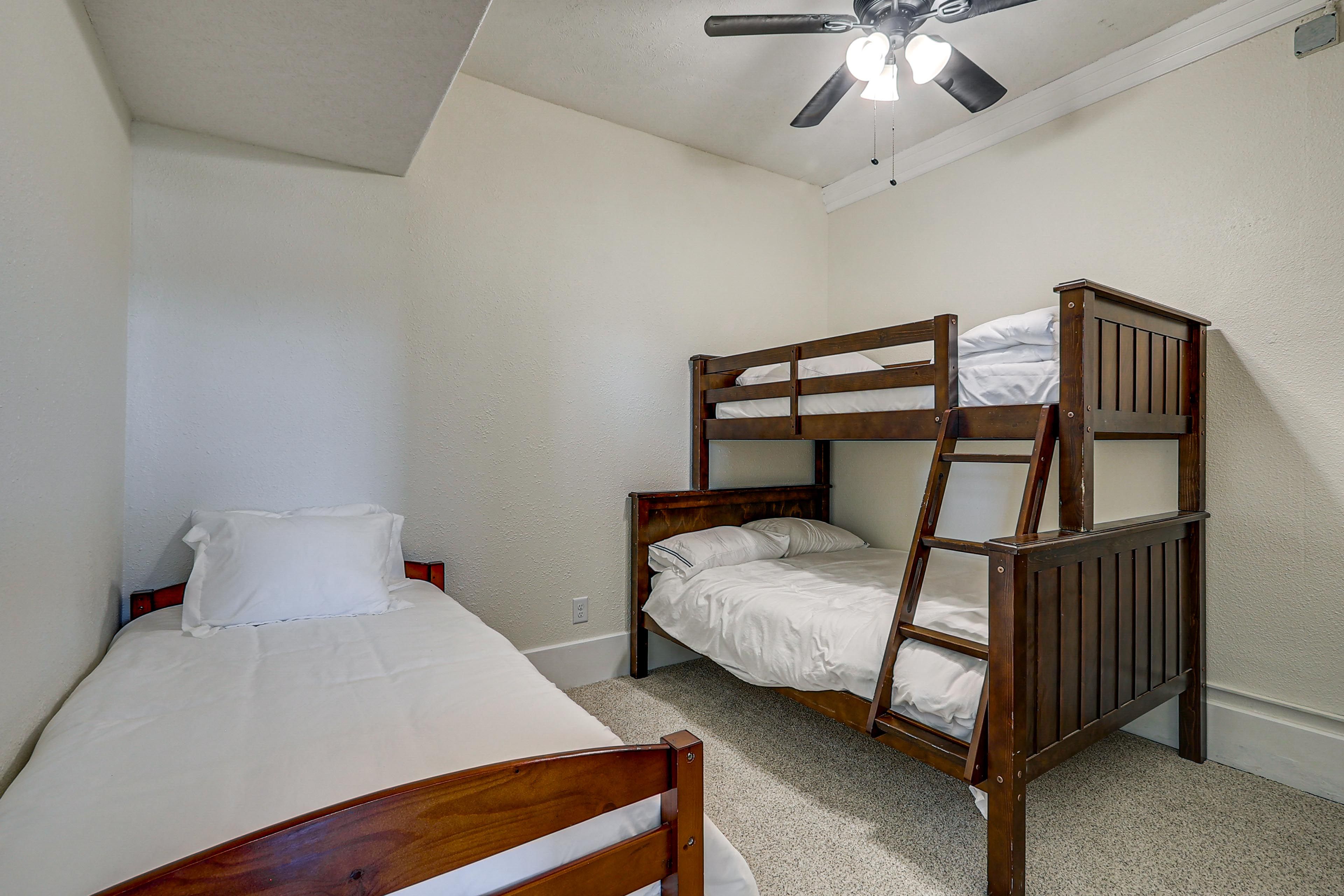 Den | Twin Bed | Twin/Full Bunk Bed