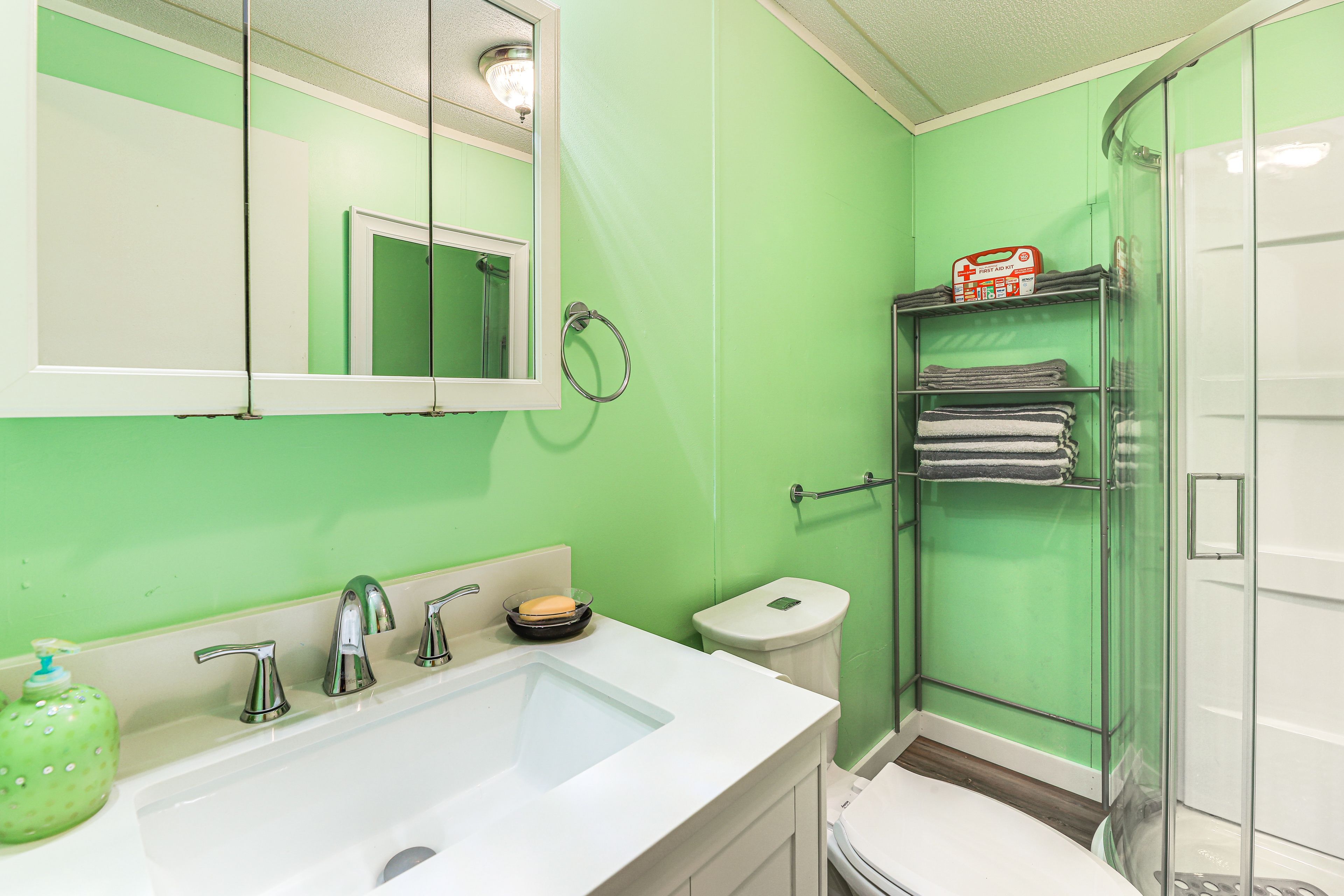 Full Bathroom