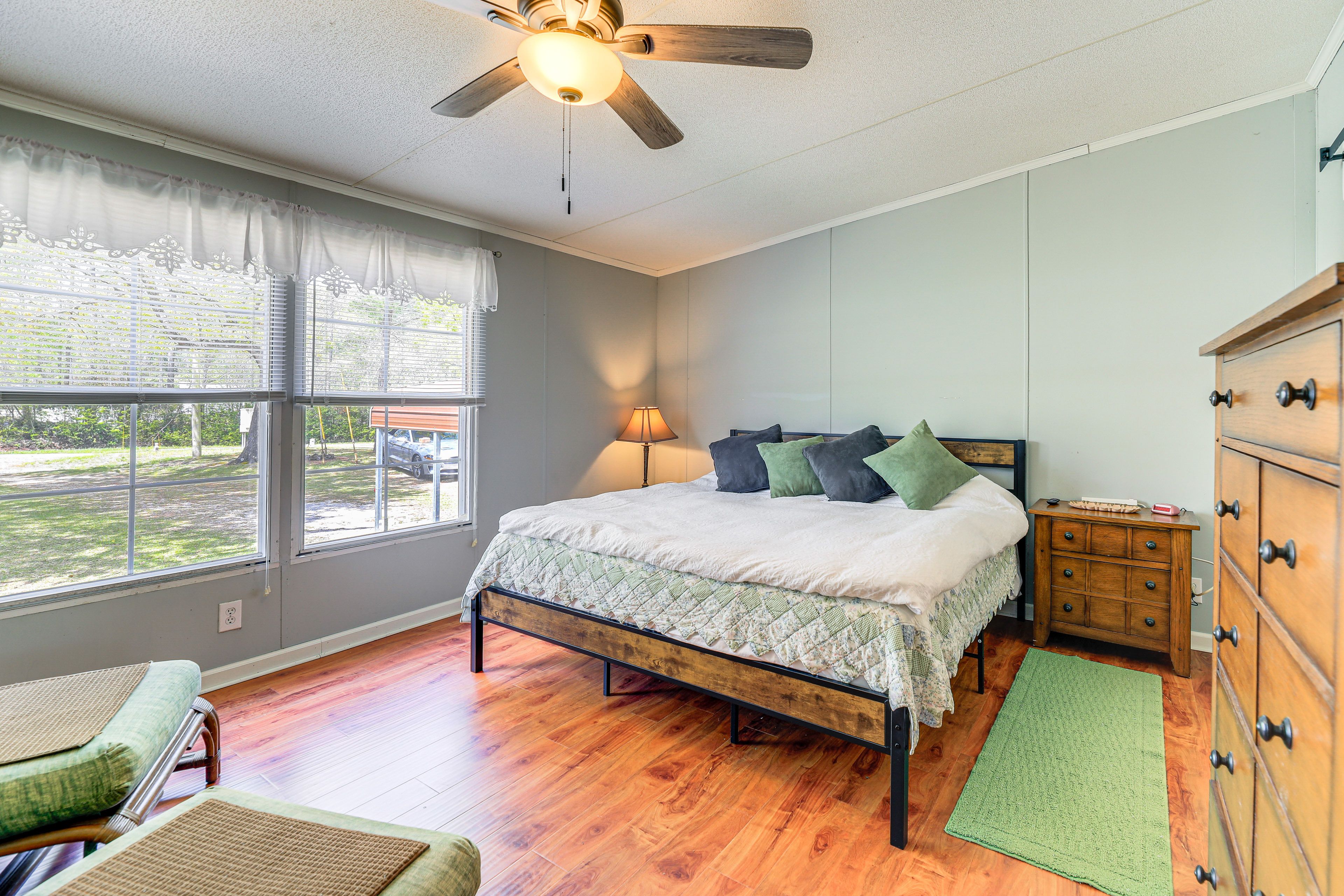 Bedroom 1 | King Bed