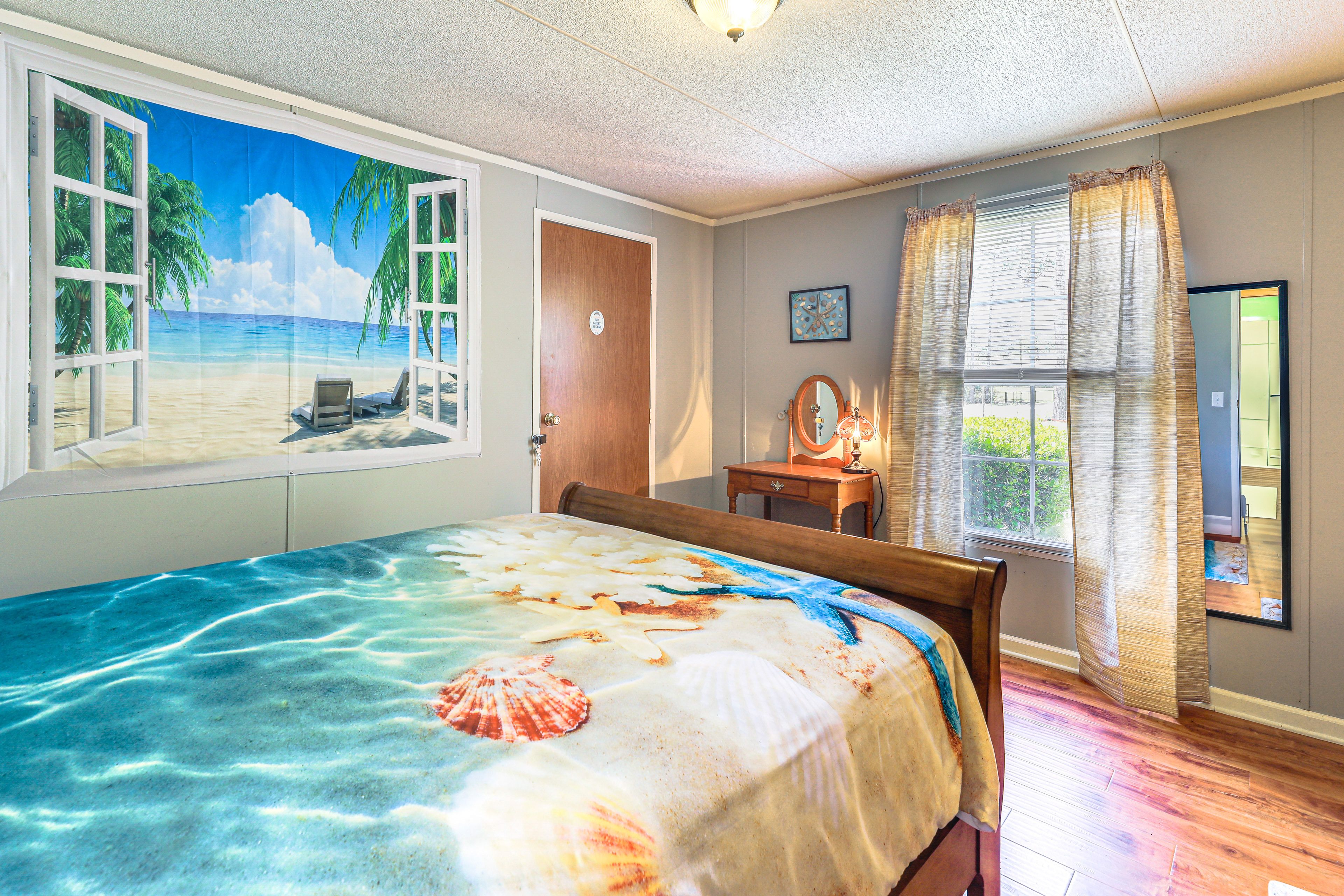 Bedroom 2 | Queen Bed