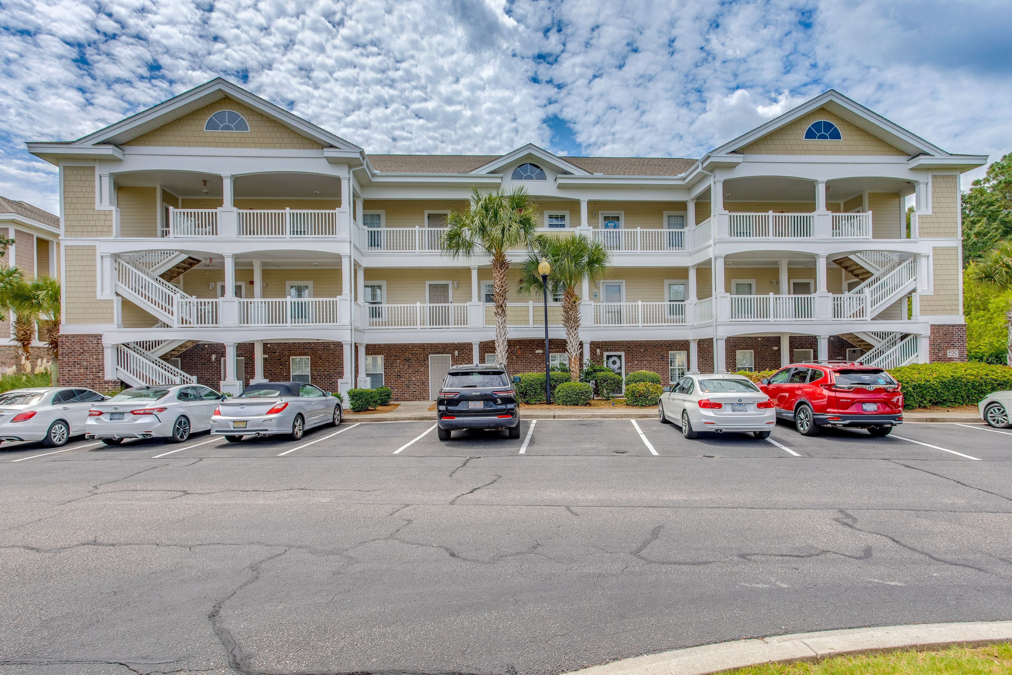 Open Community Lot (First-Come, First-Served) | No Motorcycles or Golf Carts