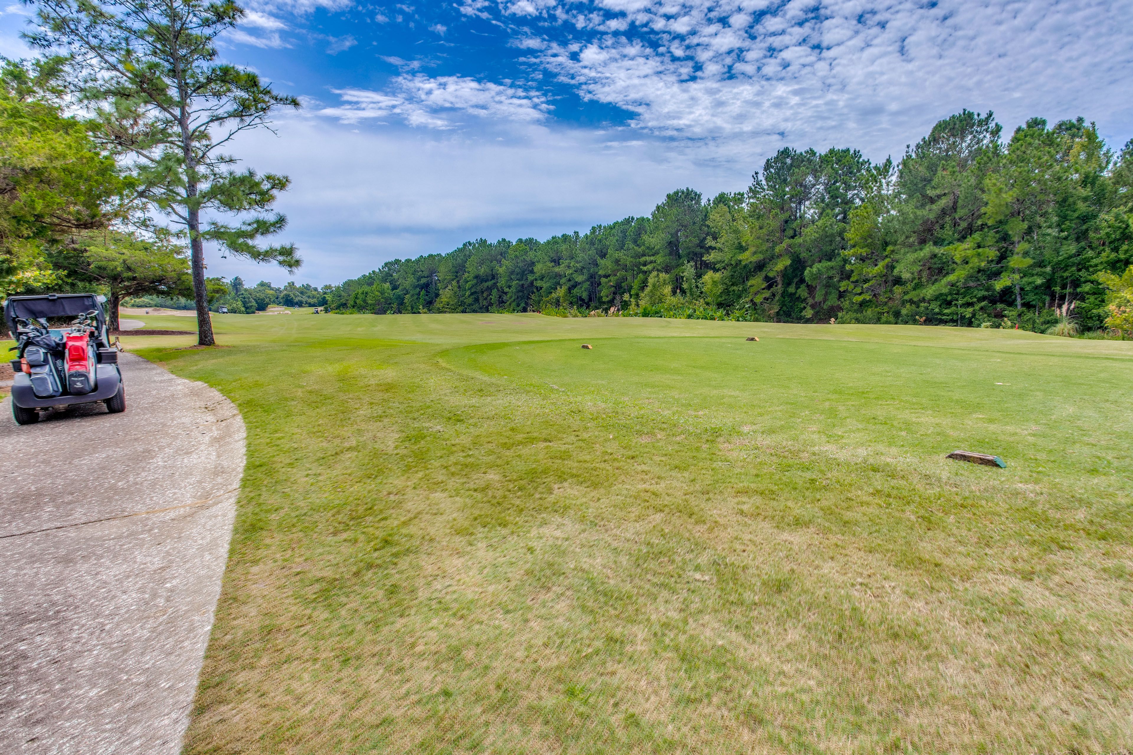 Located on the Greens at Barefoot Landing