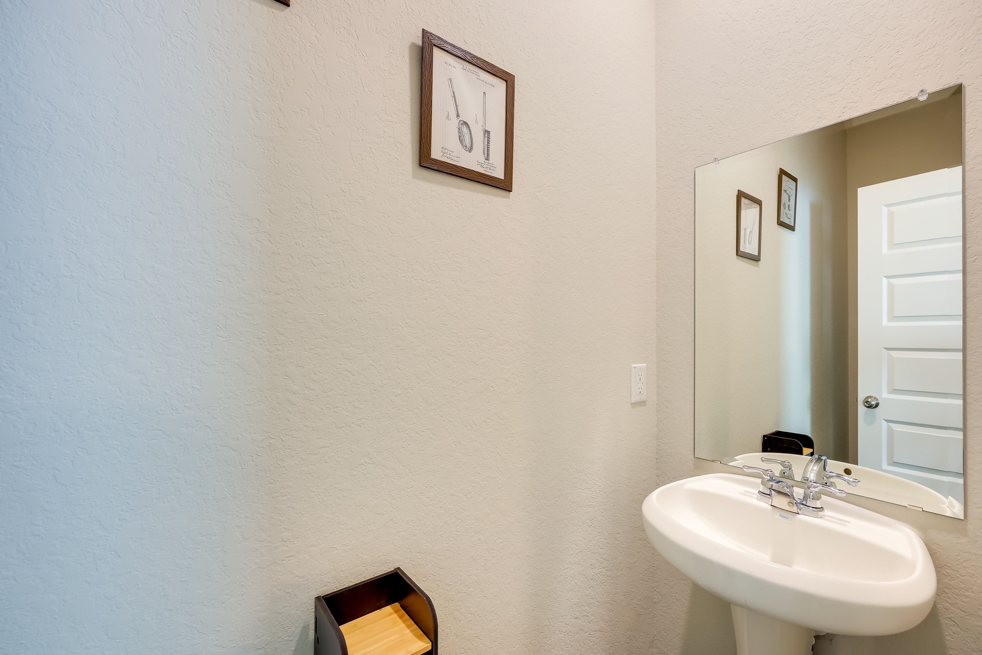 Half Bathroom | 1st Floor