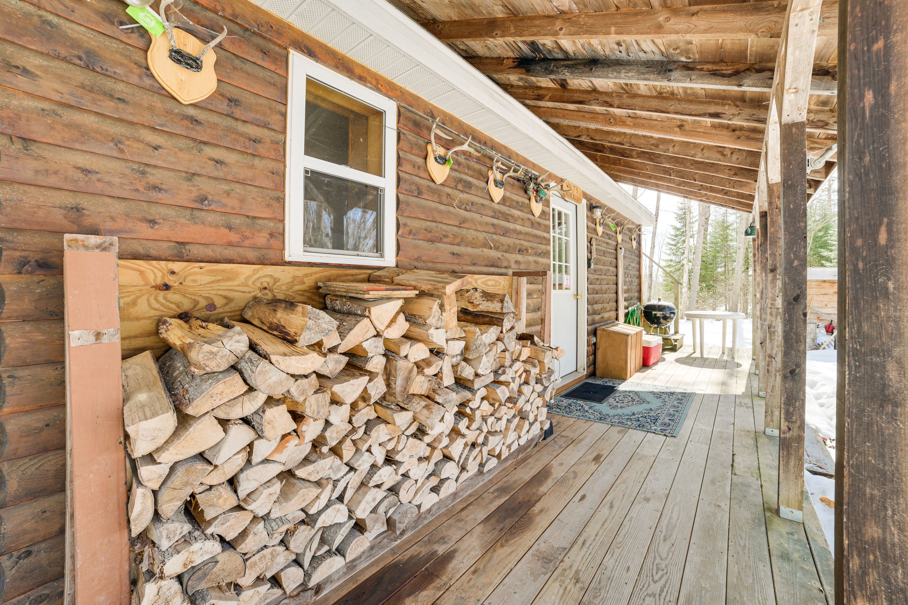 Deck | Charcoal Grill