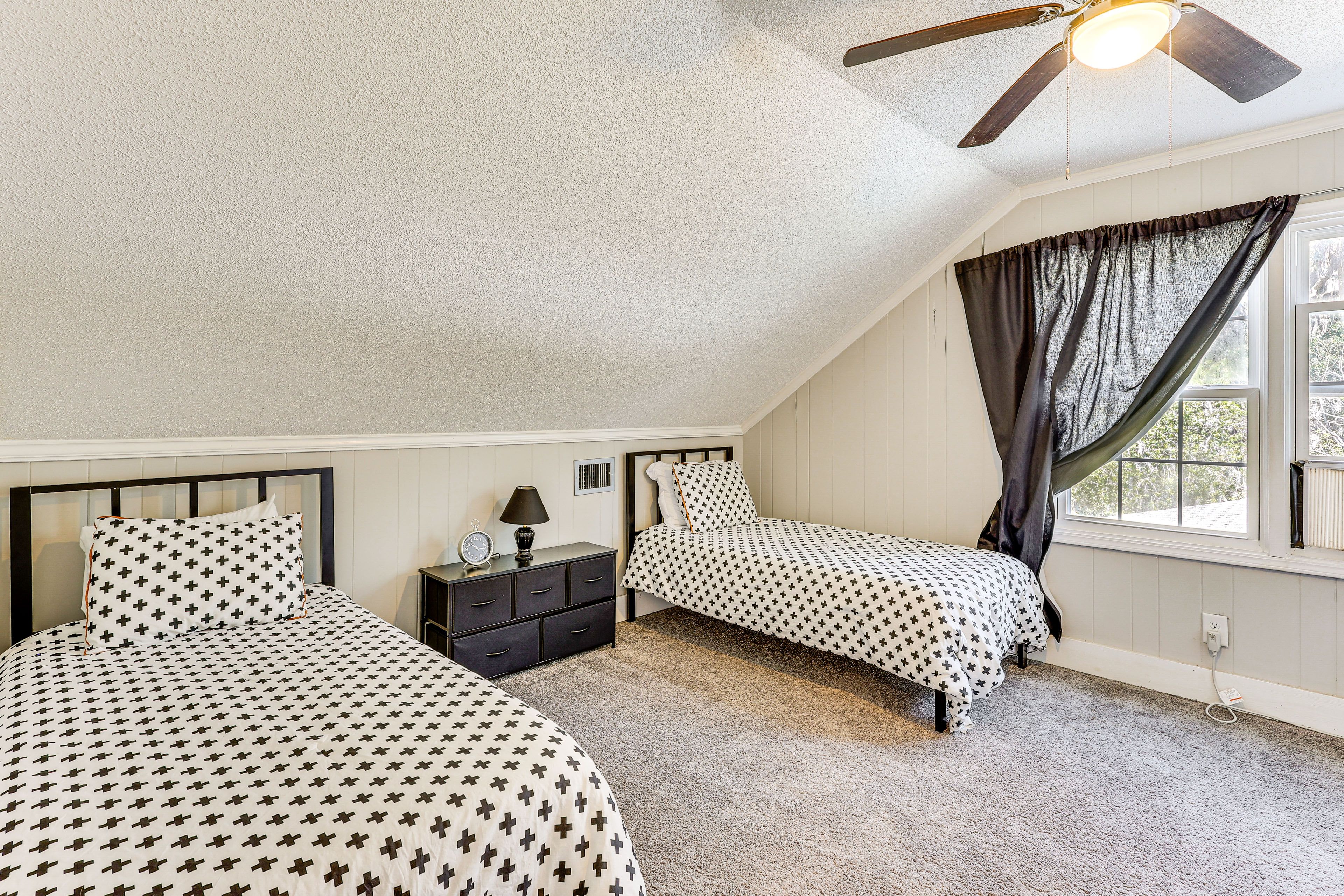 Bedroom 3 | 2 Twin Beds | 2nd Floor