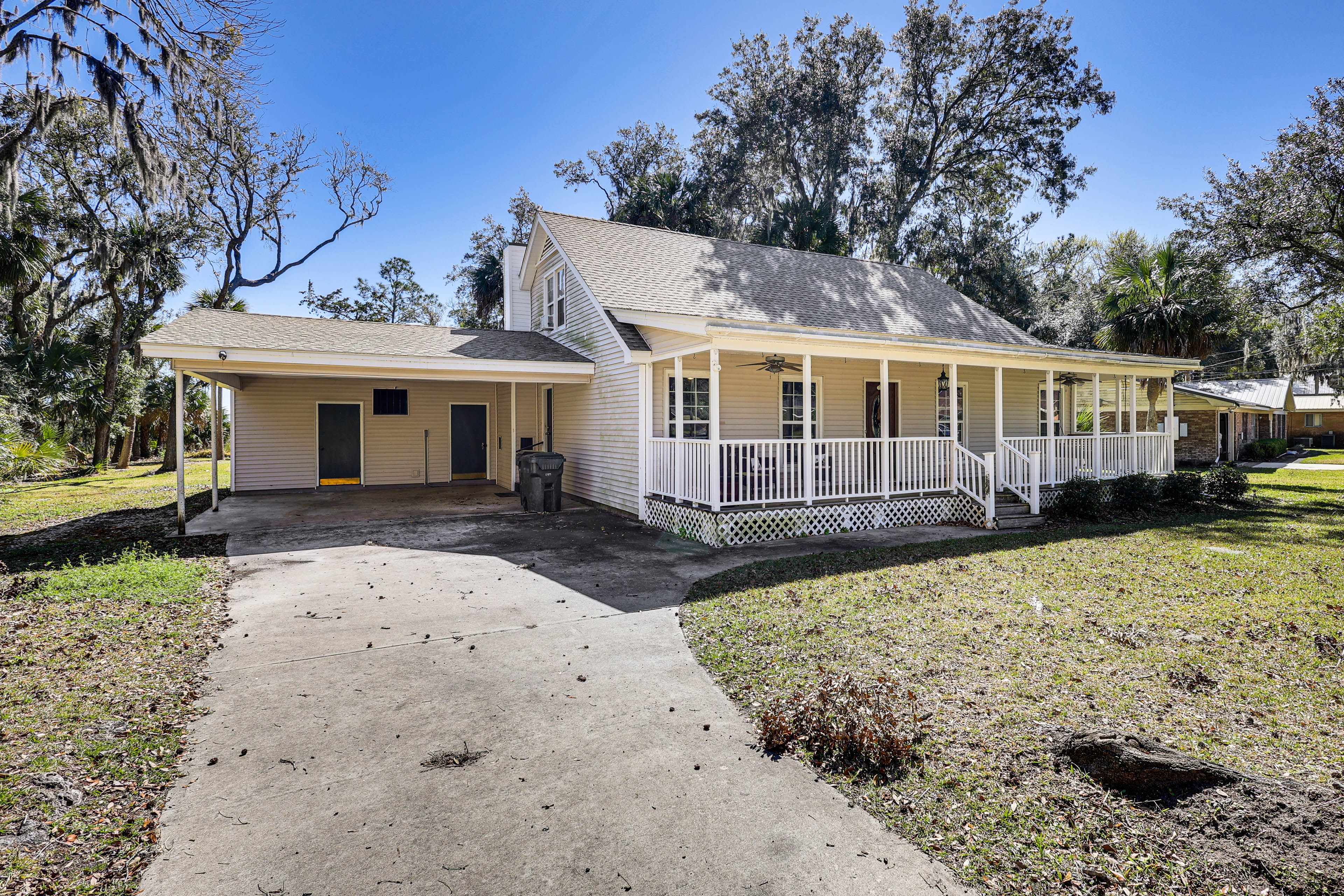 Home Exterior | Parking | Carport (2 Vehicles)