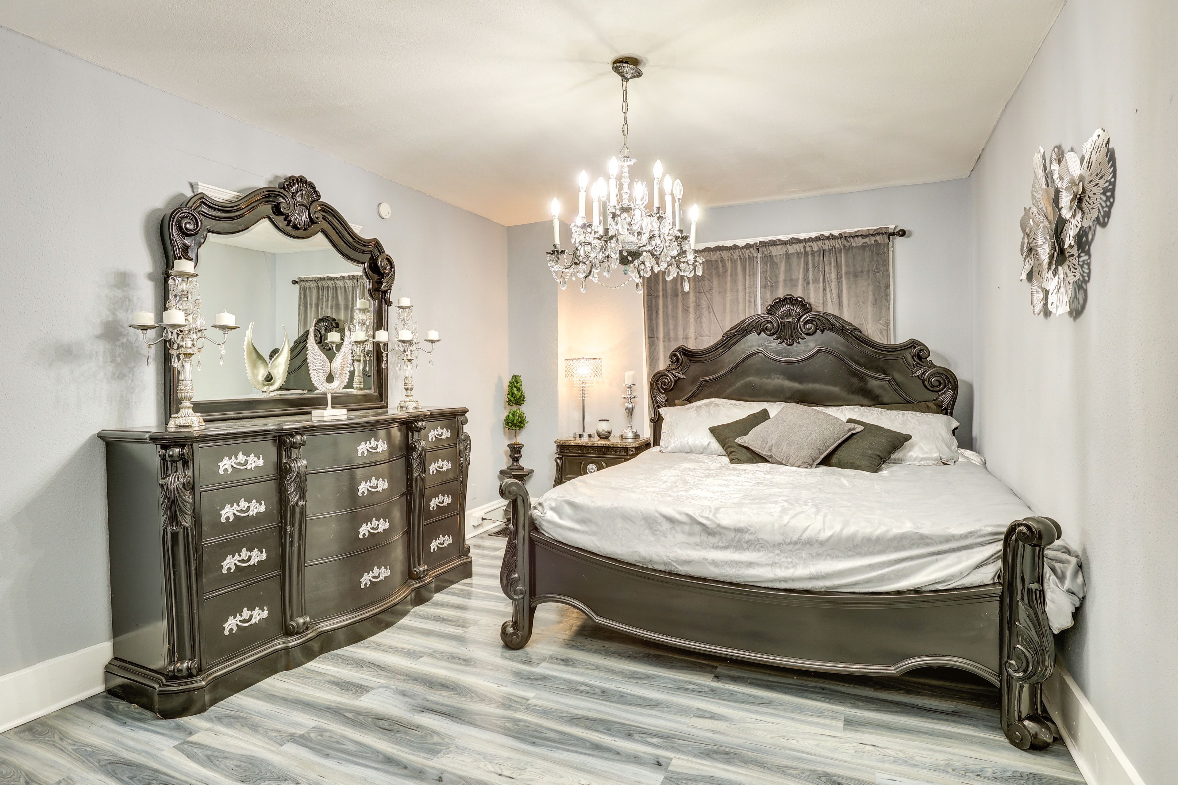 Bedroom 1 | King Bed