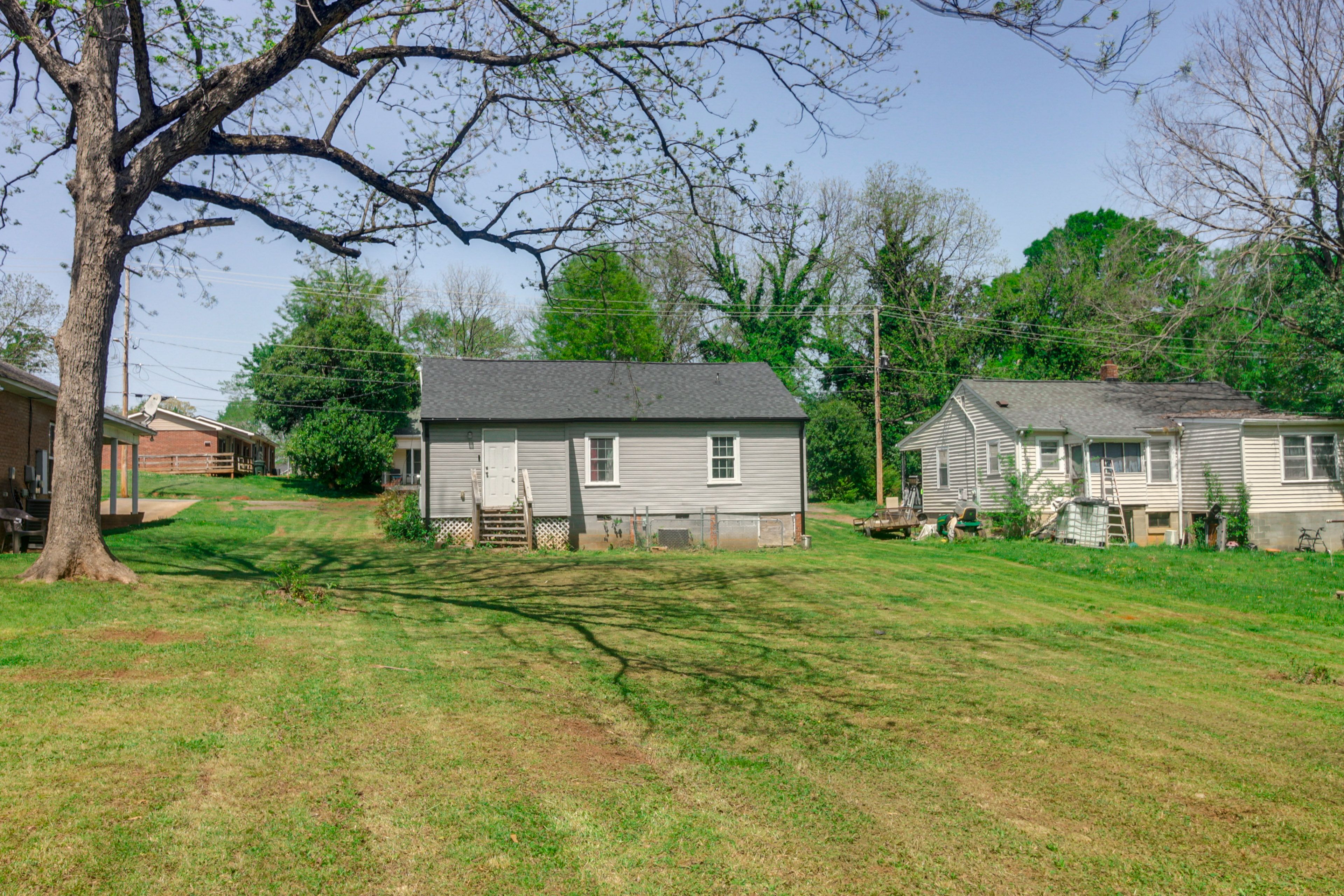 Backyard | Single-Story House | 4 Mi to Catawba Two Kings Casino