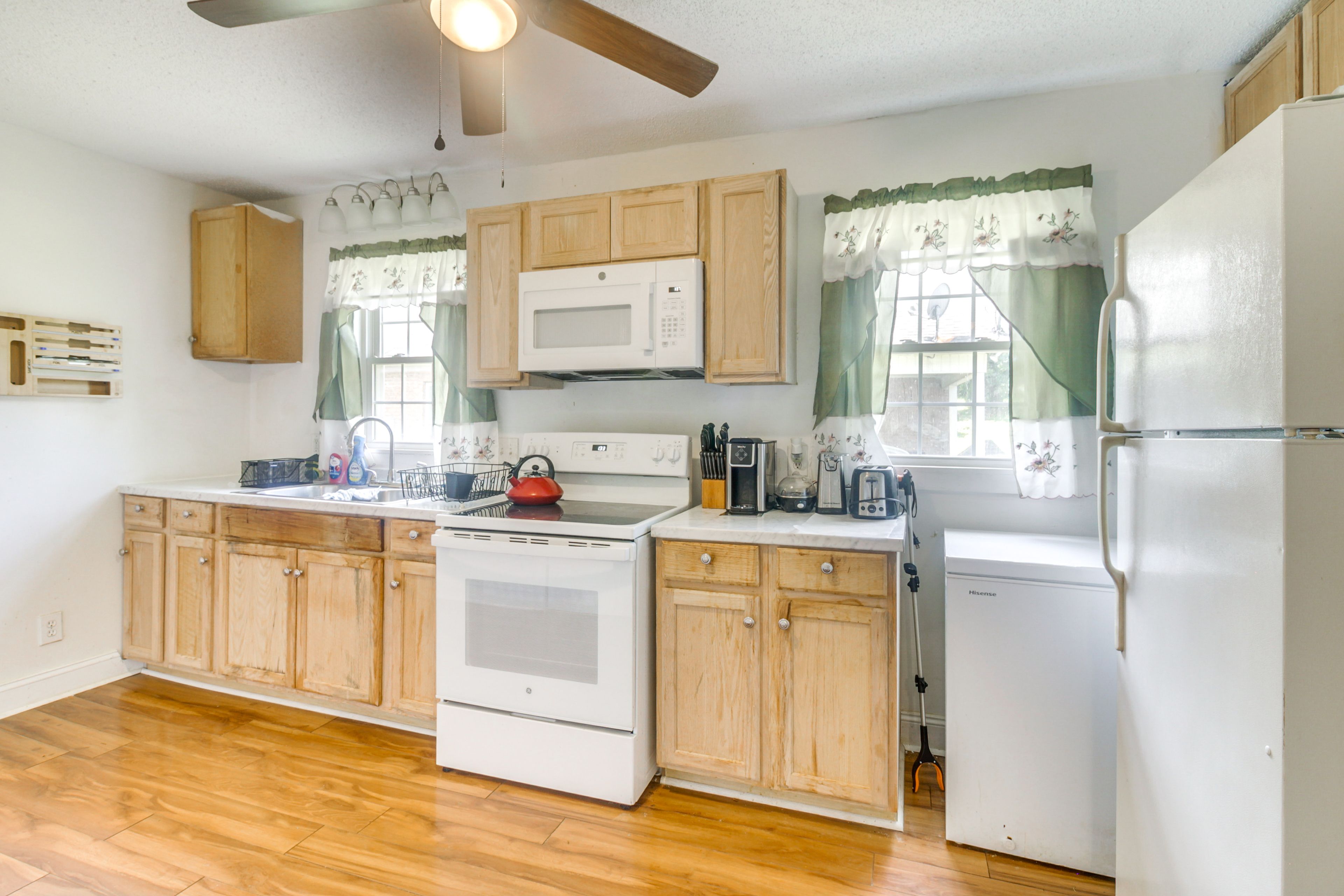 Kitchen | Drip Coffee Maker | Blender | Toaster | Cooking Basics