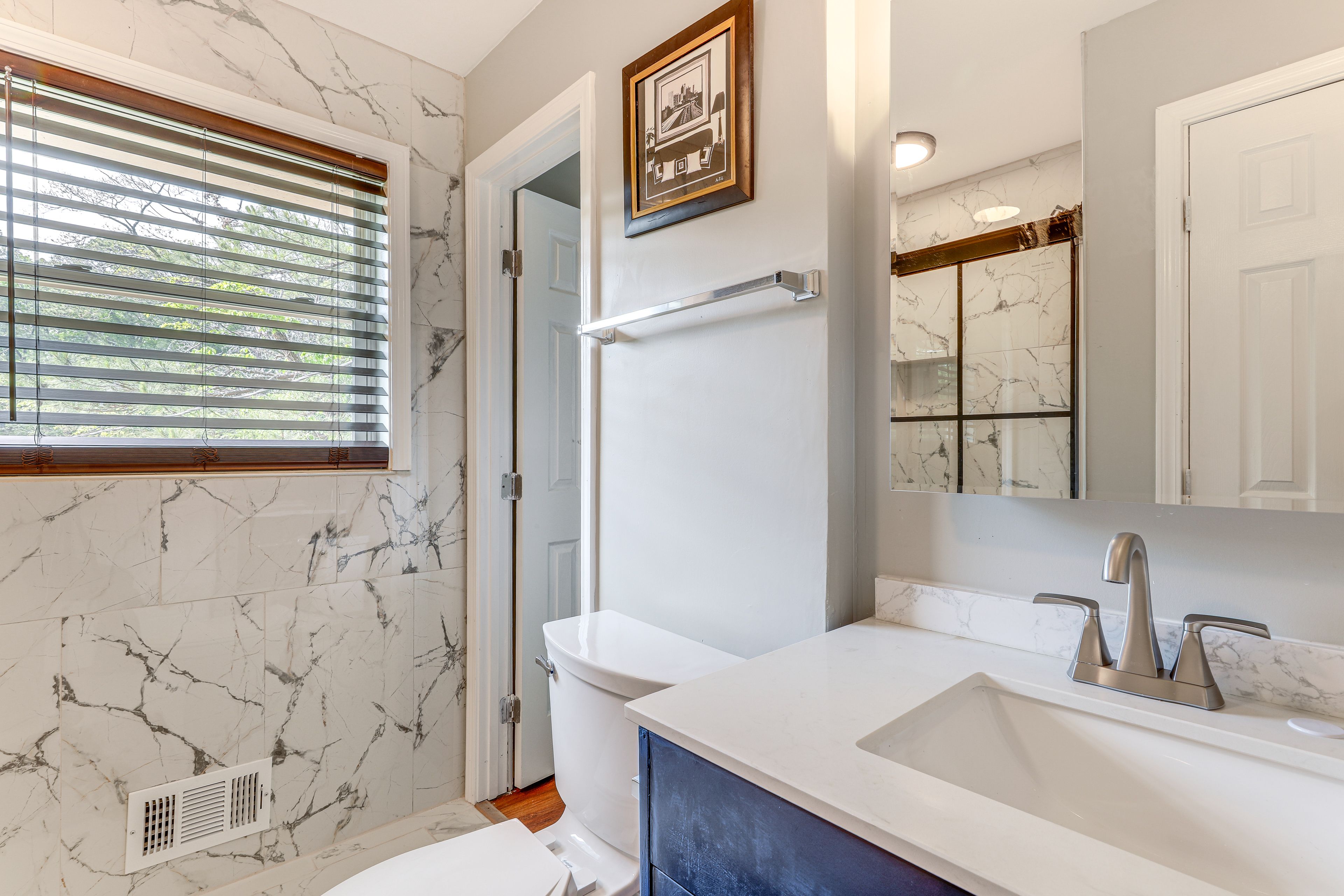 Full Bathroom | Upper Level